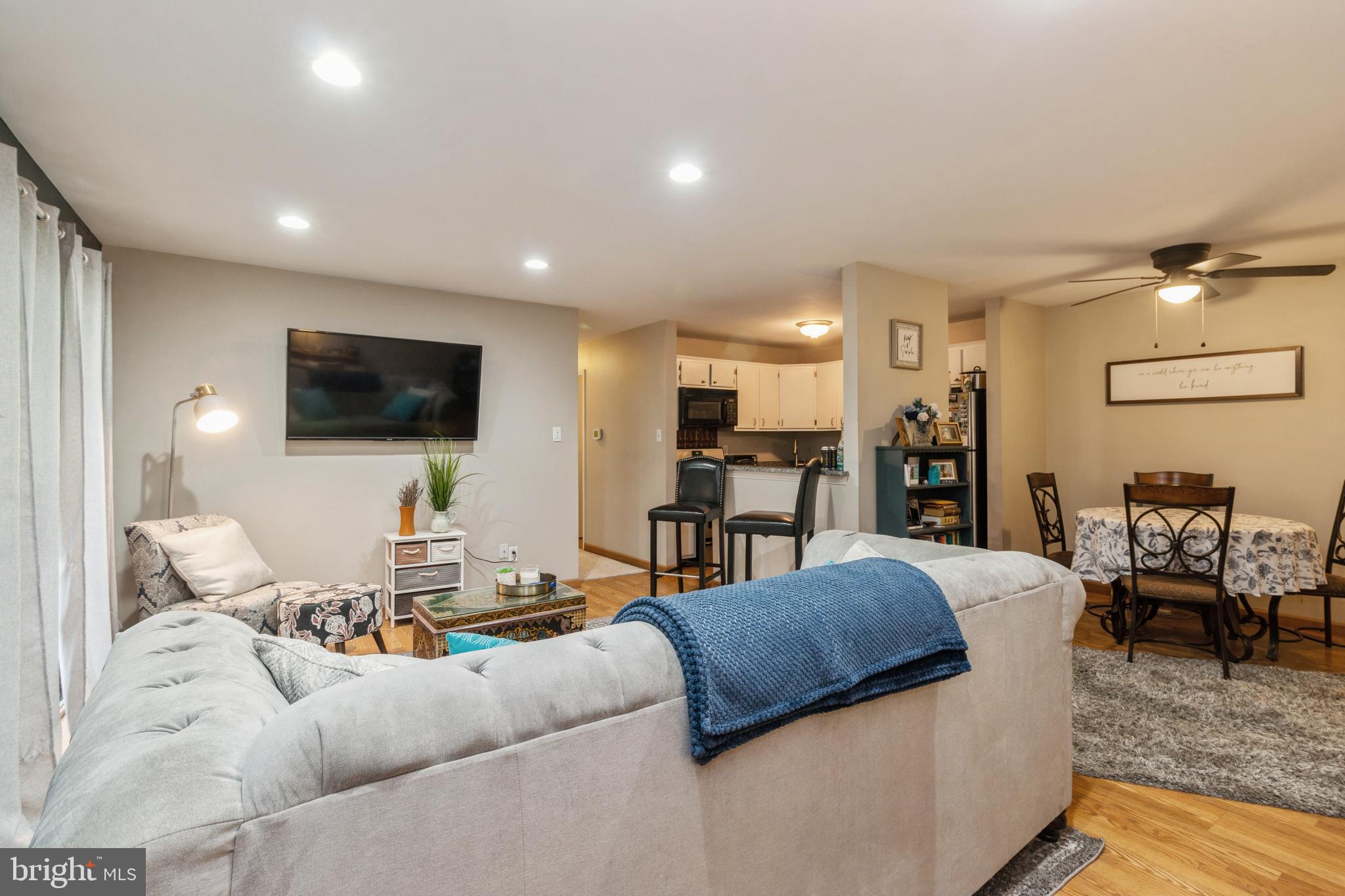 HOLLOWS - Residential Lease