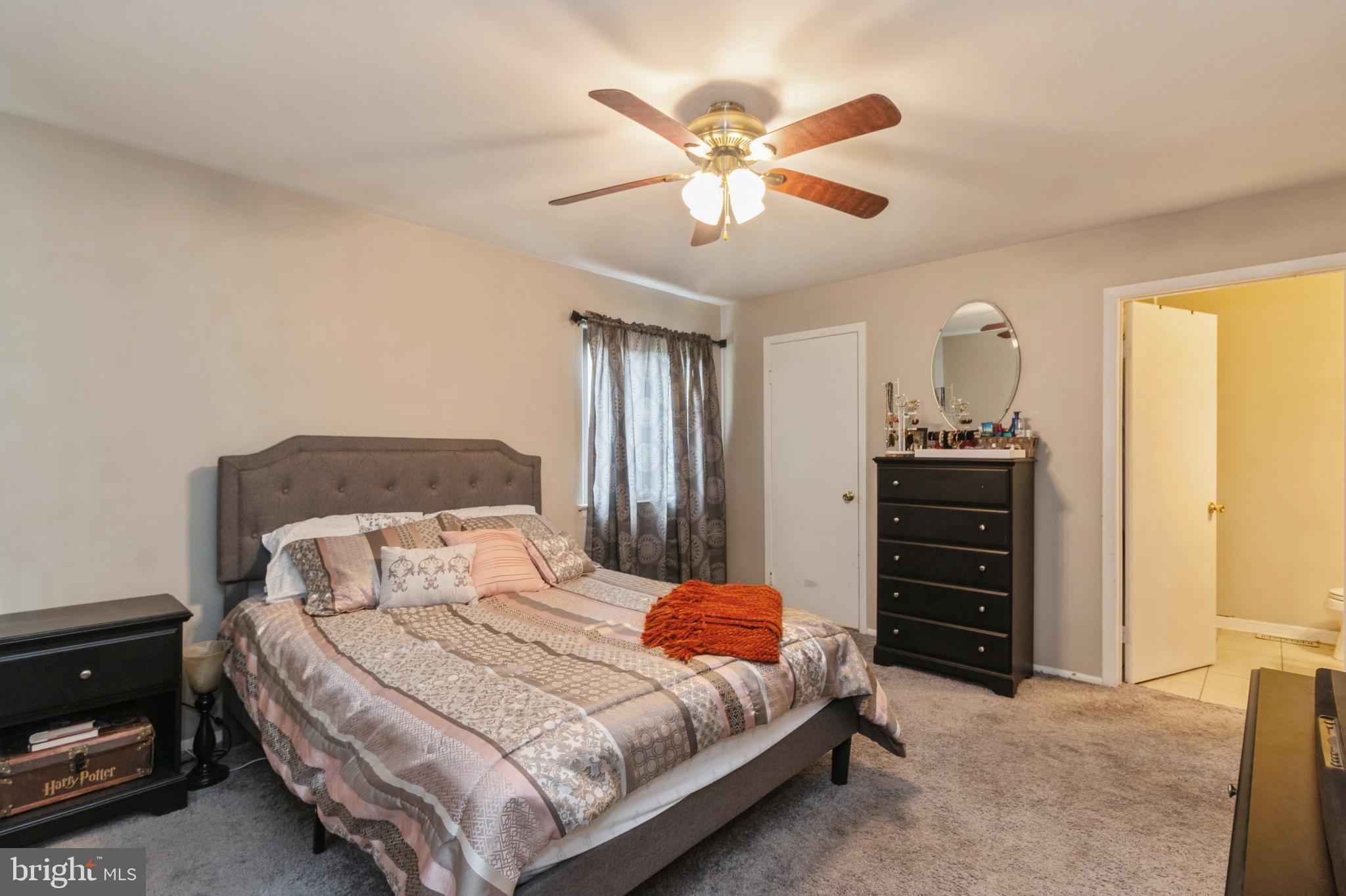 HOLLOWS - Residential Lease