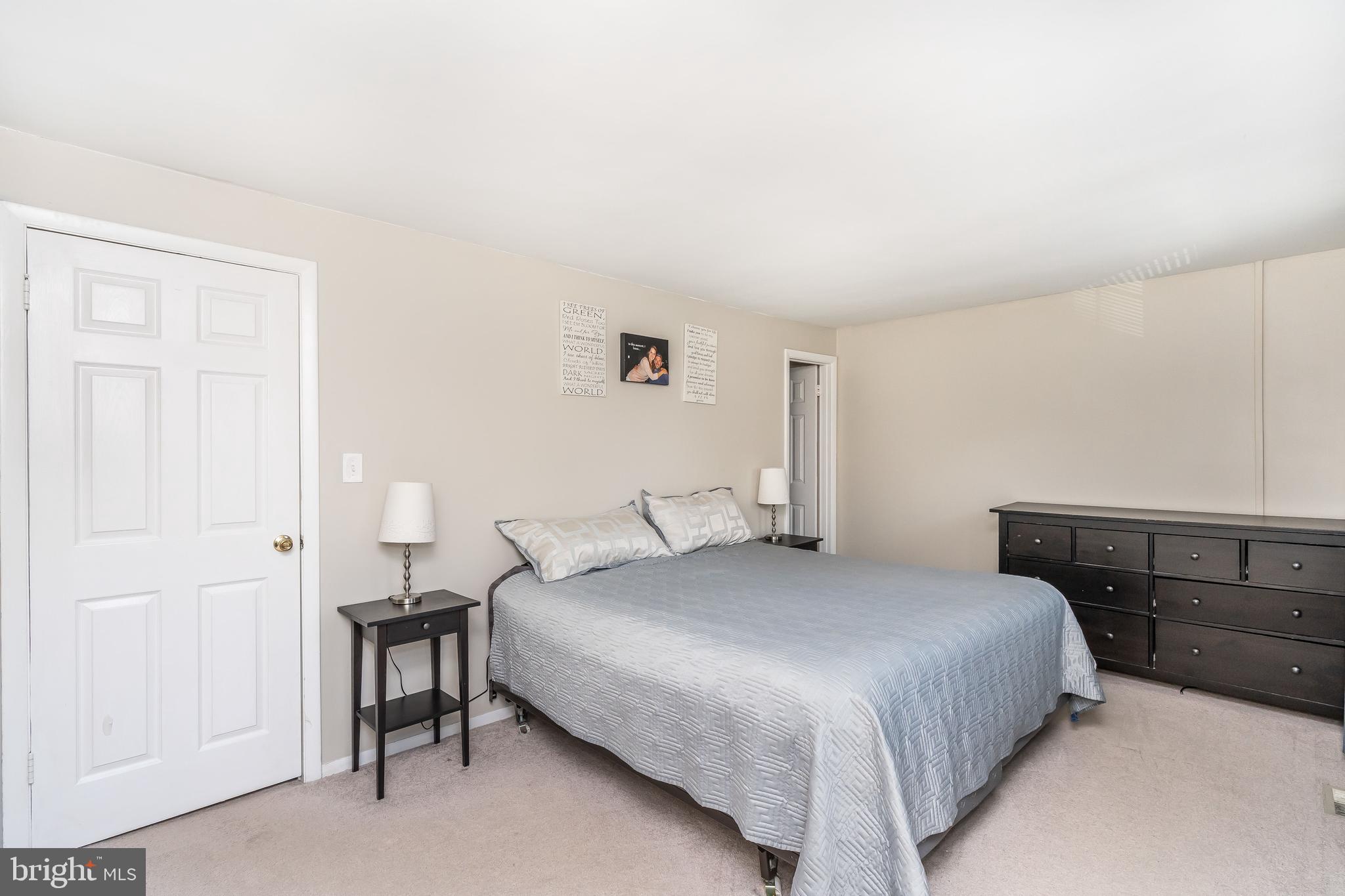 CROFTON SQUARE - Residential