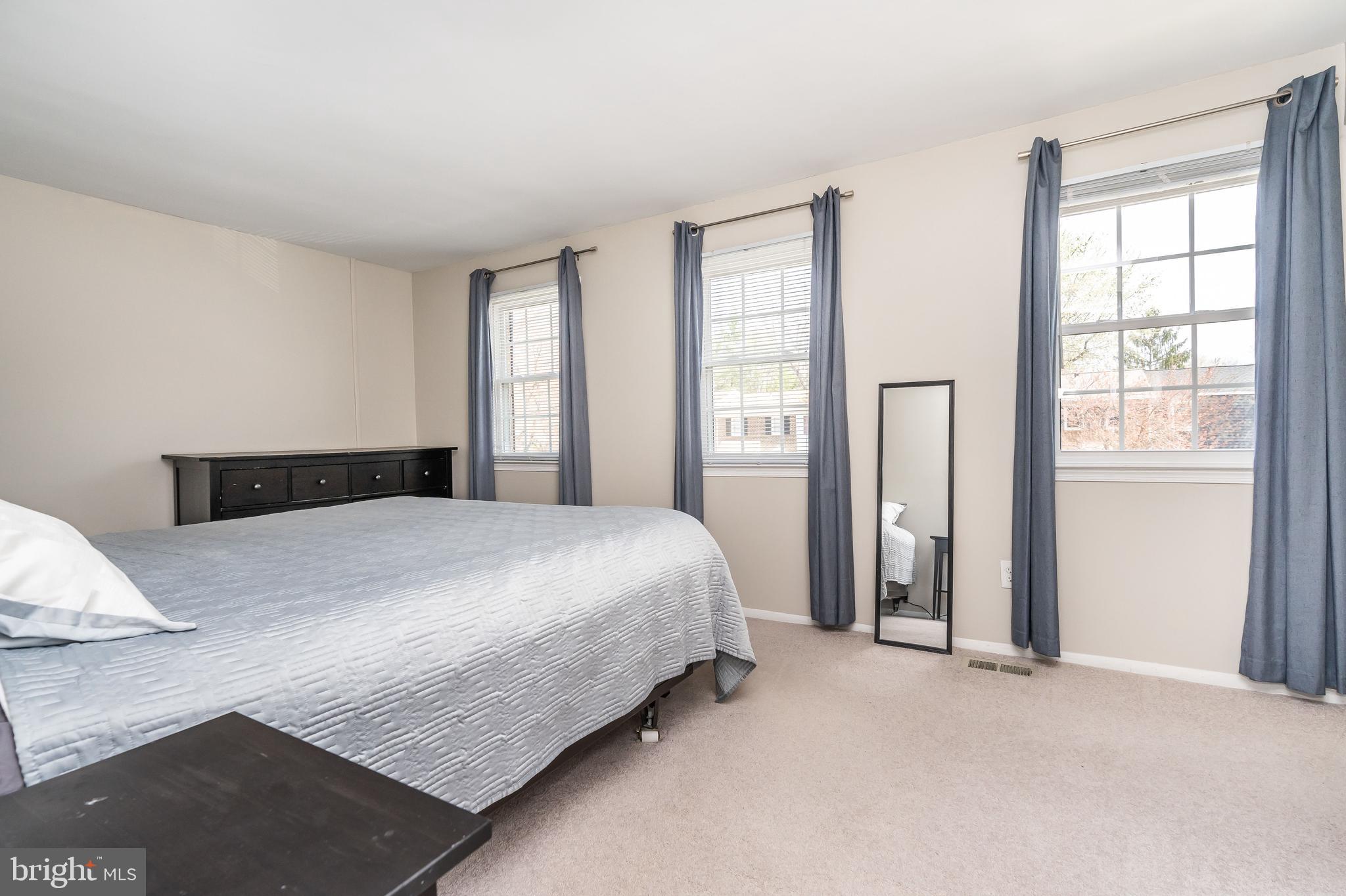 CROFTON SQUARE - Residential