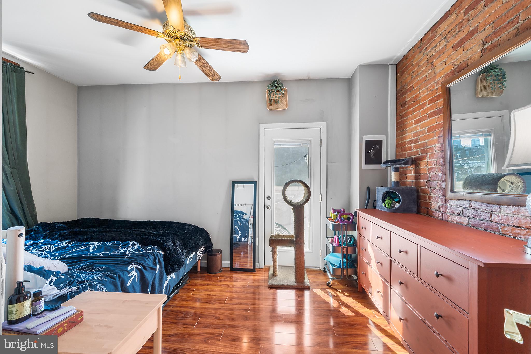 FAIRMOUNT - Residential Income