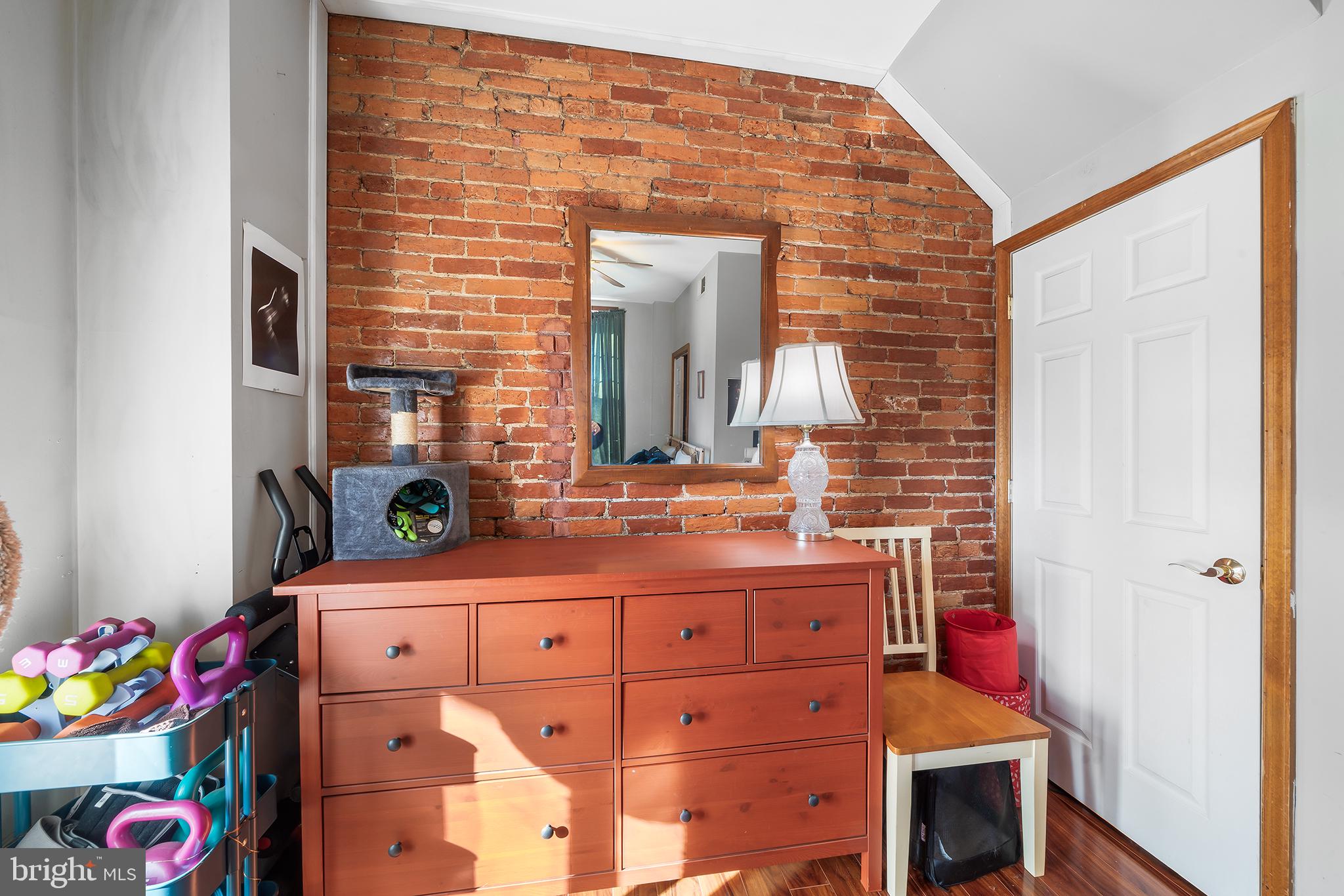 FAIRMOUNT - Residential Income