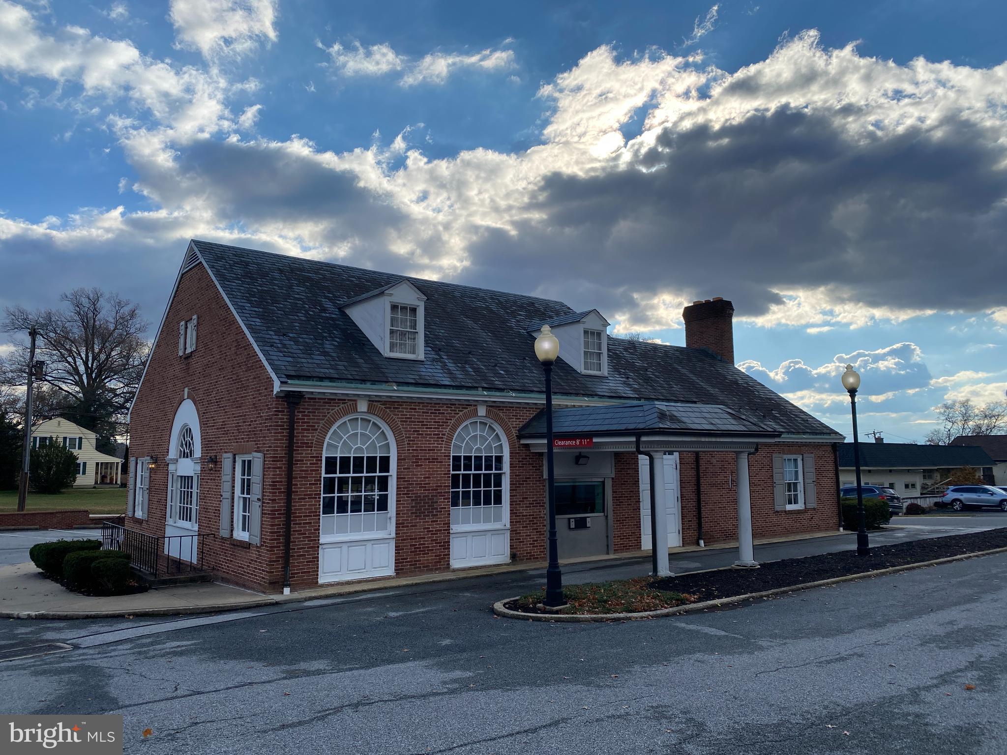 313 W CYPRESS STREET