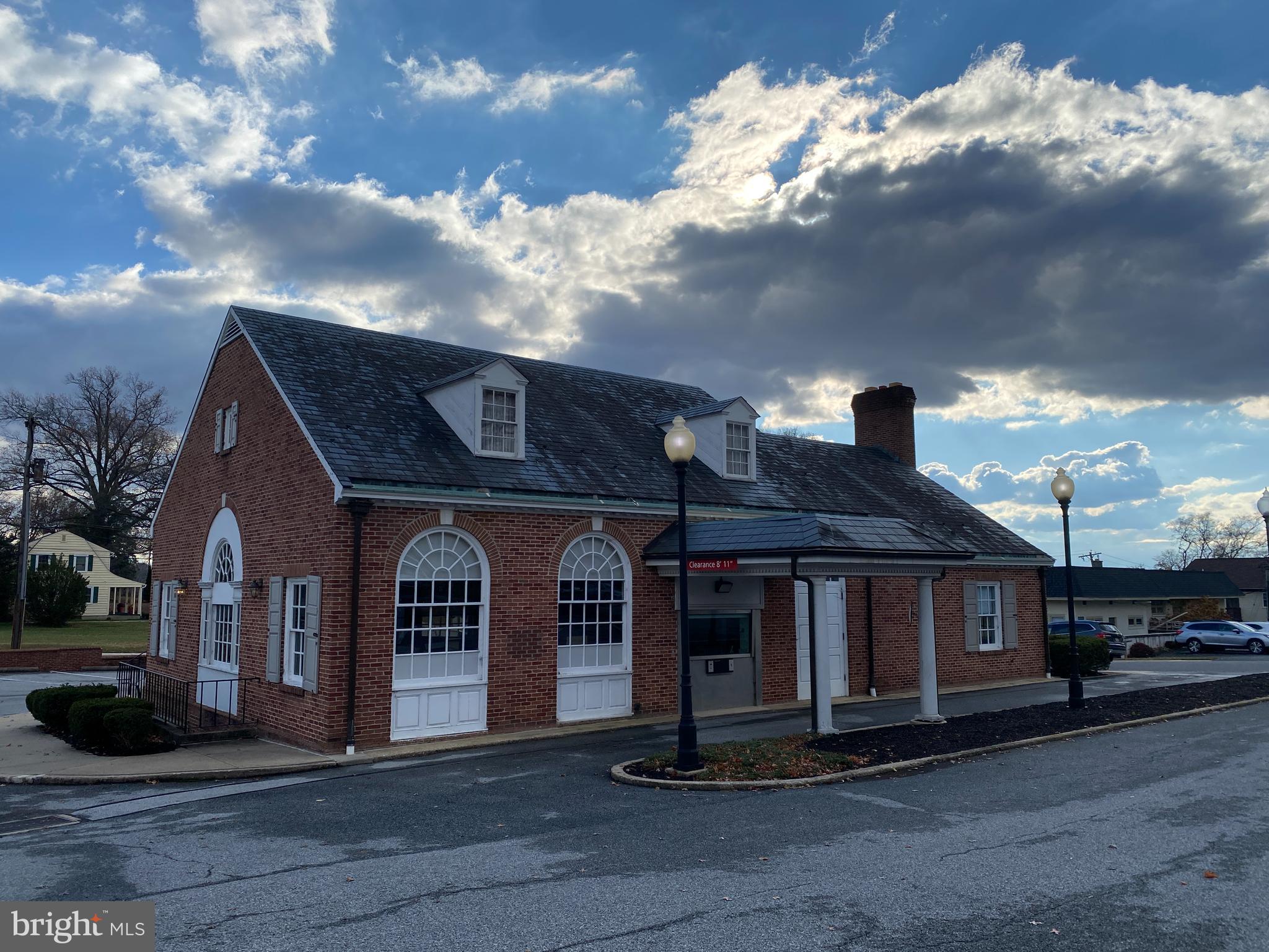 313 W CYPRESS STREET