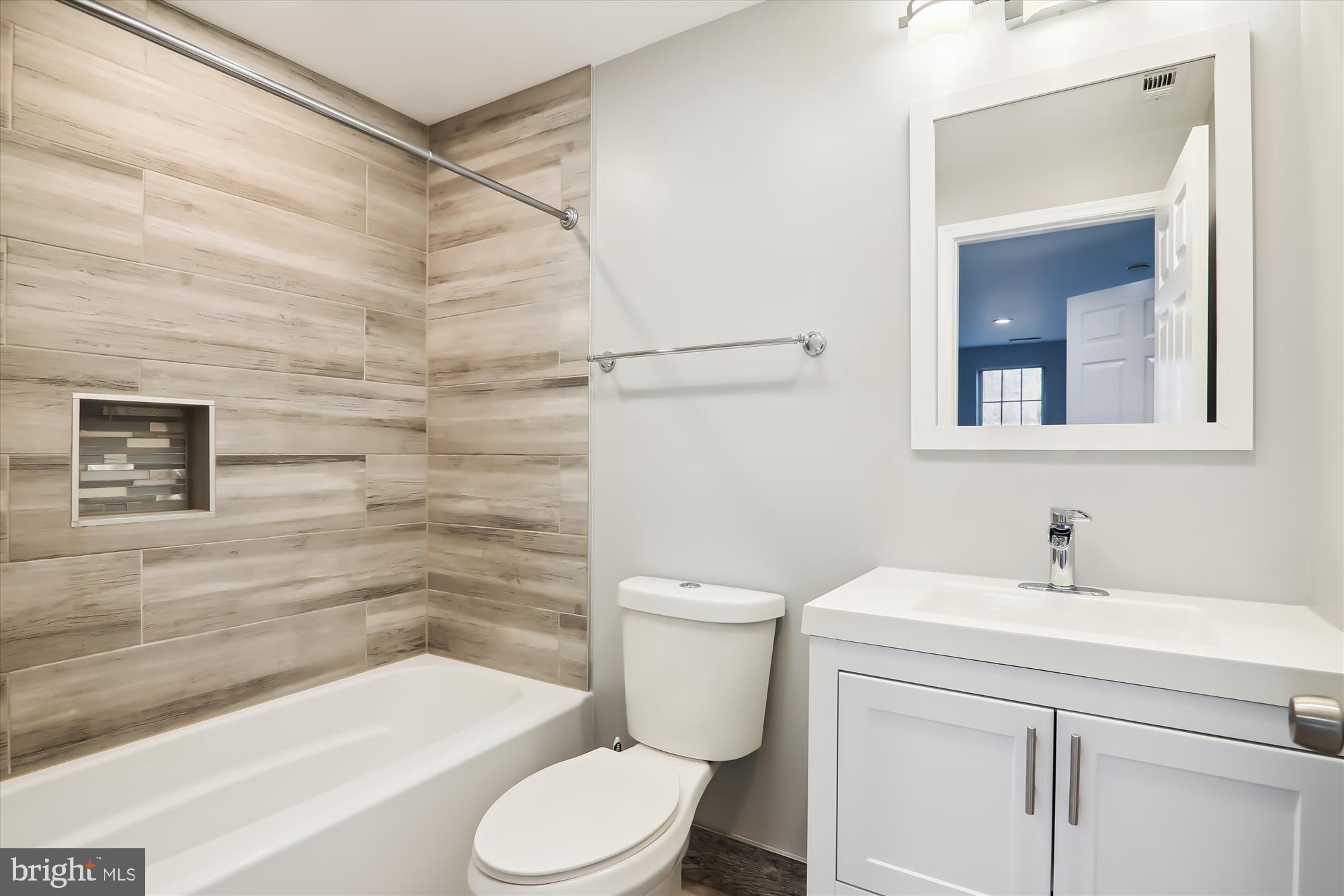 COVINGTON MANOR - Residential