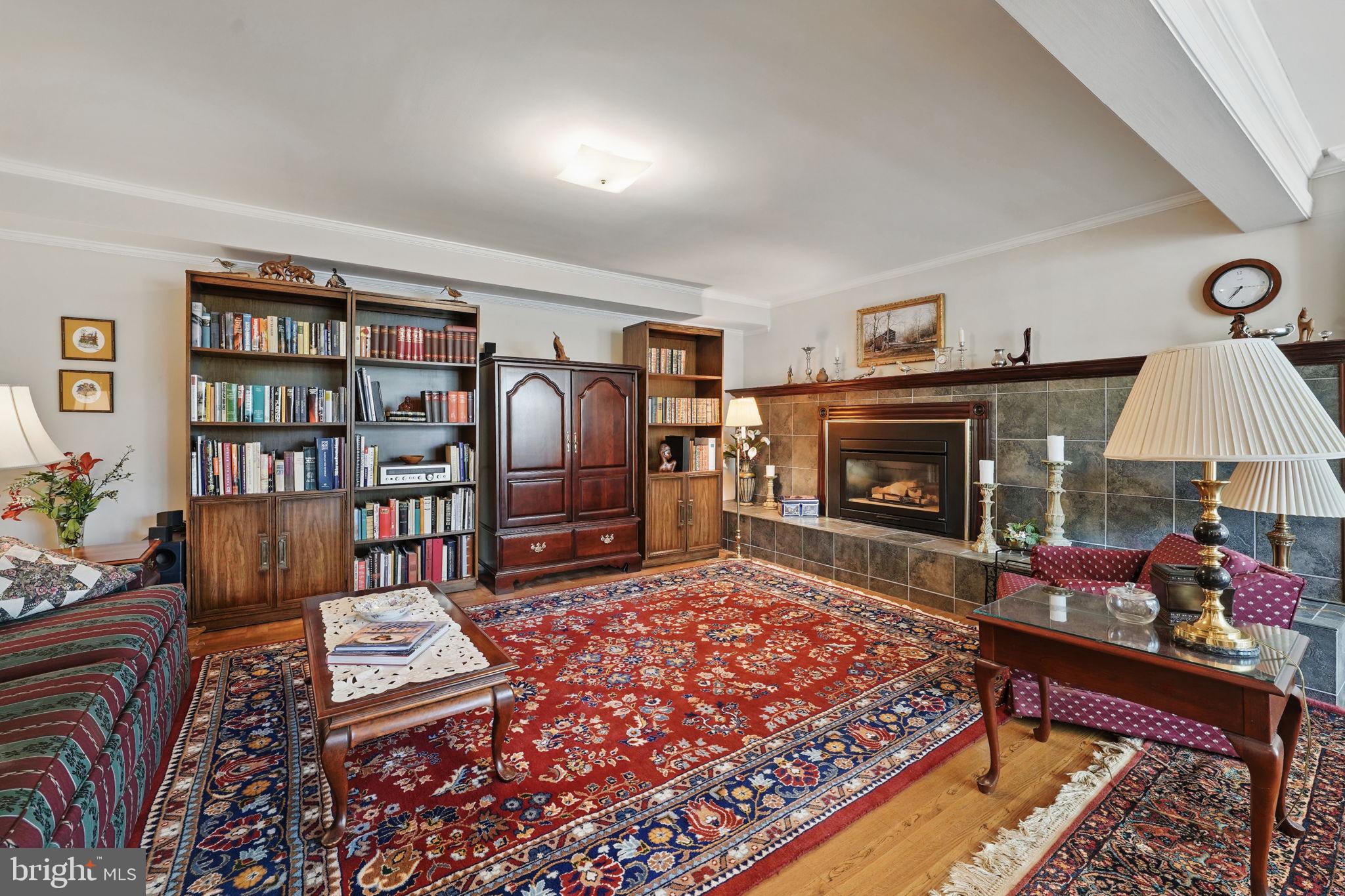 MOUNT VERNON MANOR - Residential