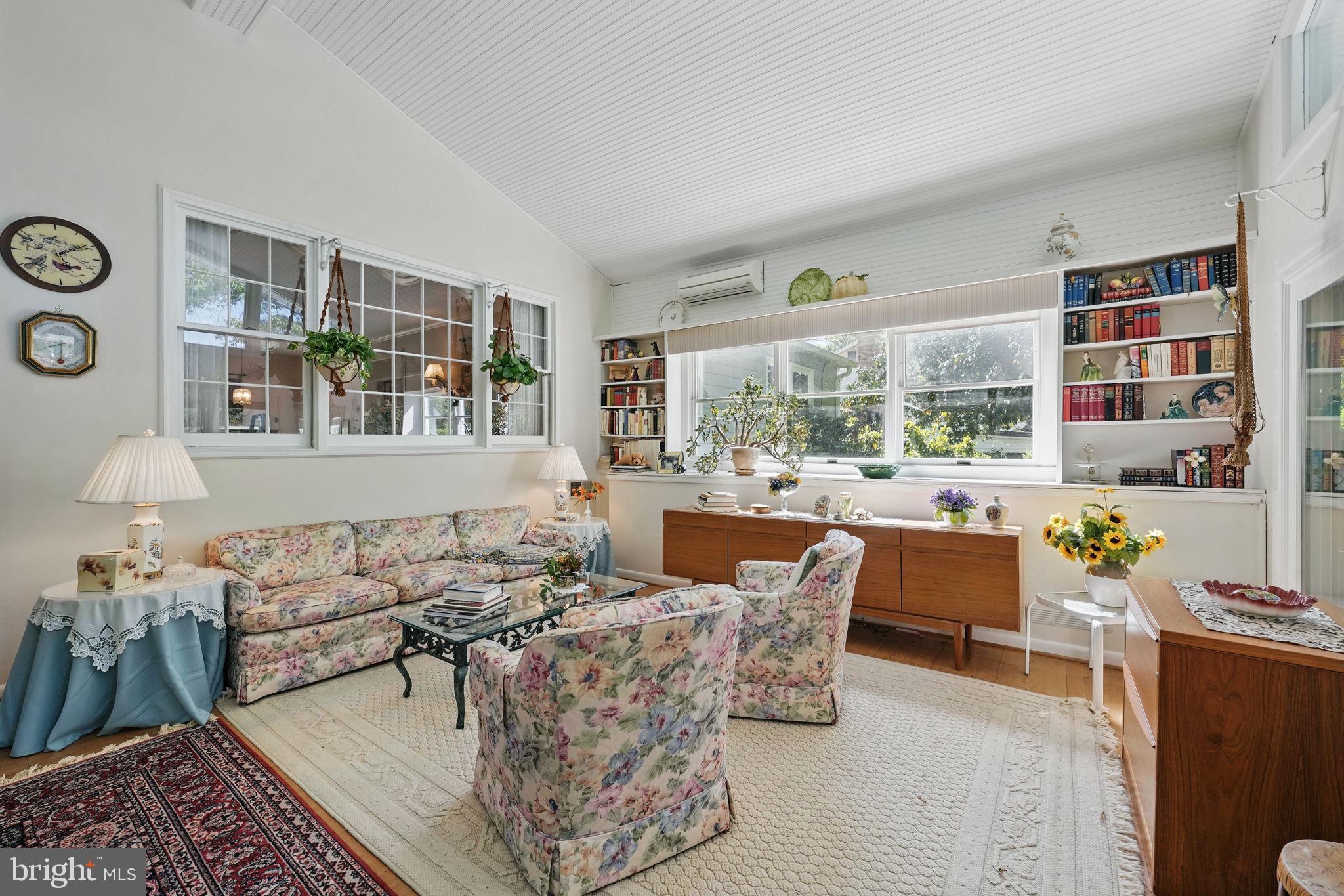 MOUNT VERNON MANOR - Residential