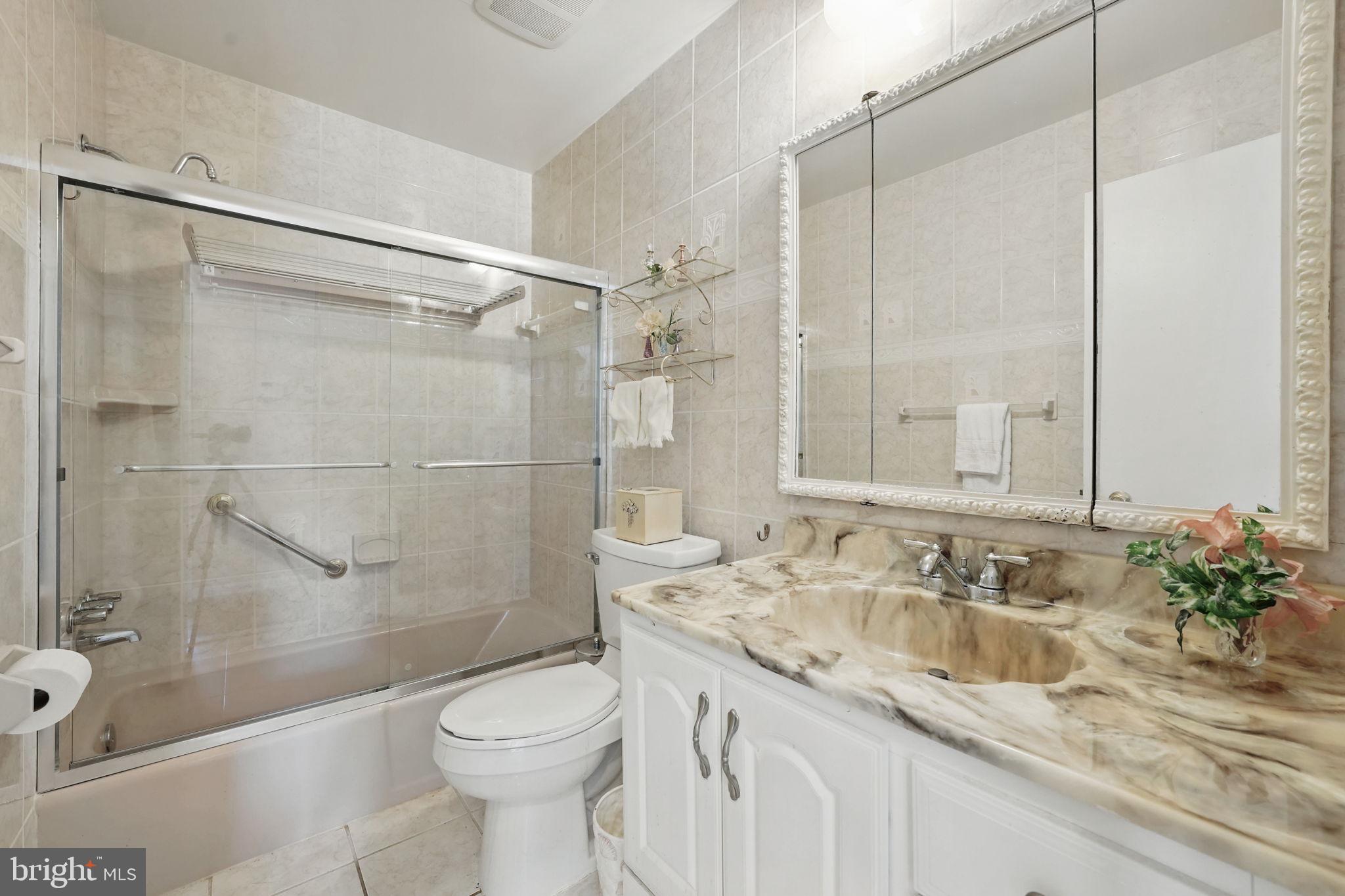 MOUNT VERNON MANOR - Residential