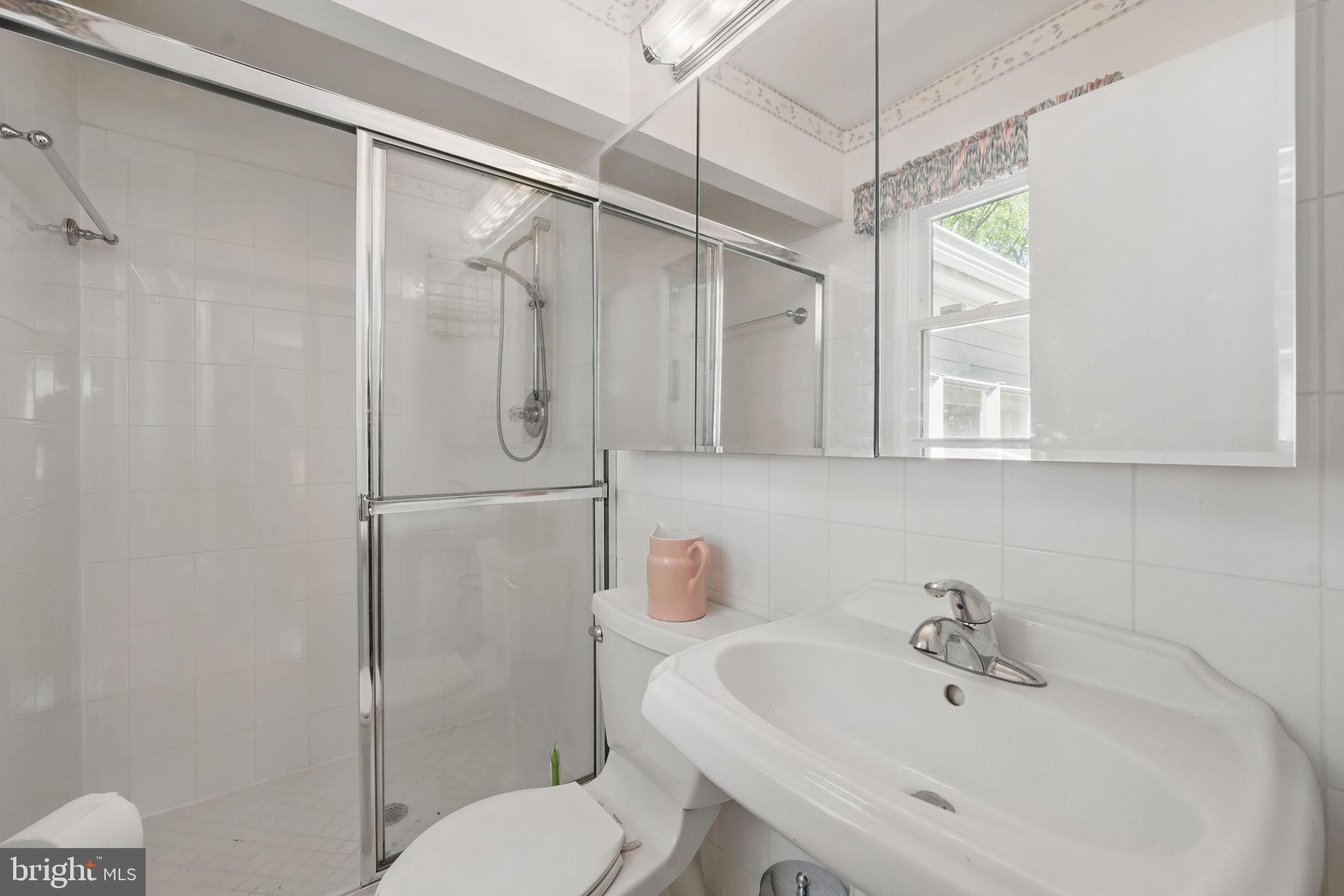 MOUNT VERNON MANOR - Residential