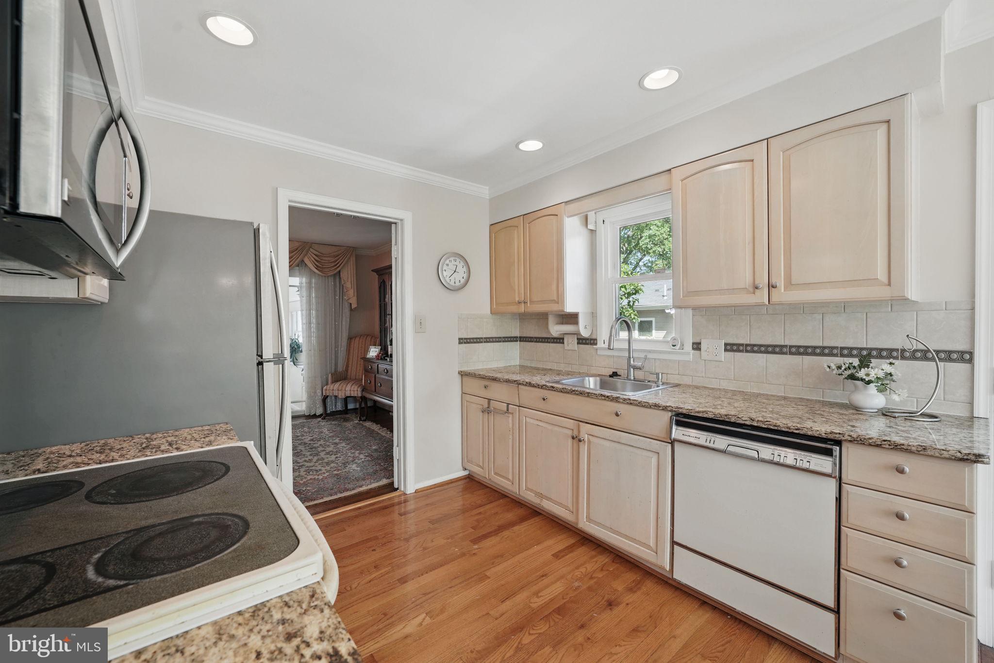 MOUNT VERNON MANOR - Residential