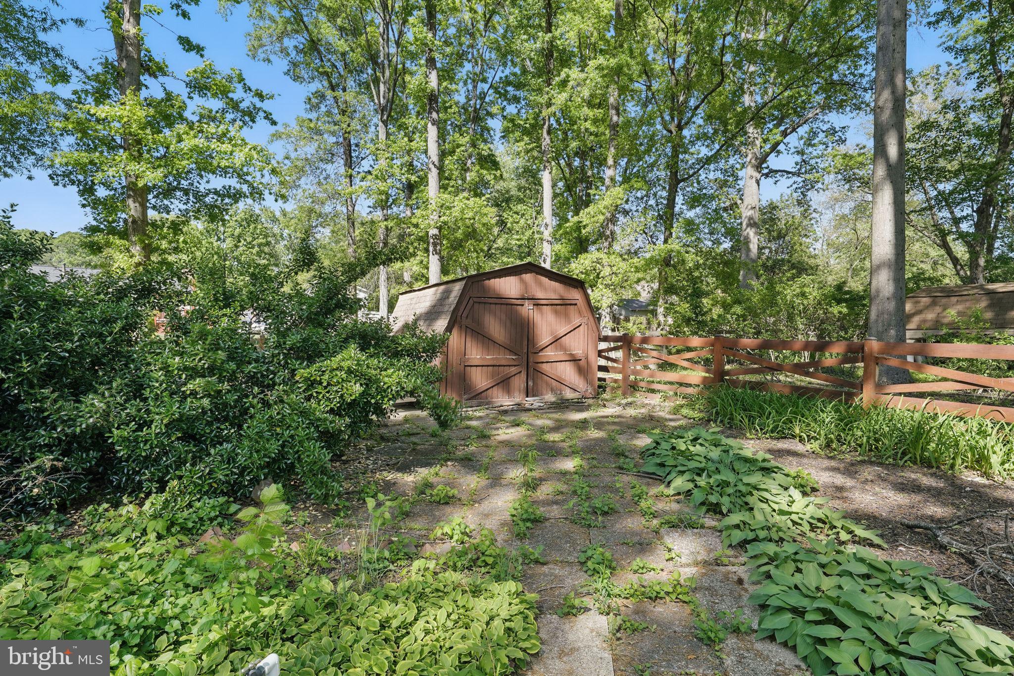 MOUNT VERNON MANOR - Residential