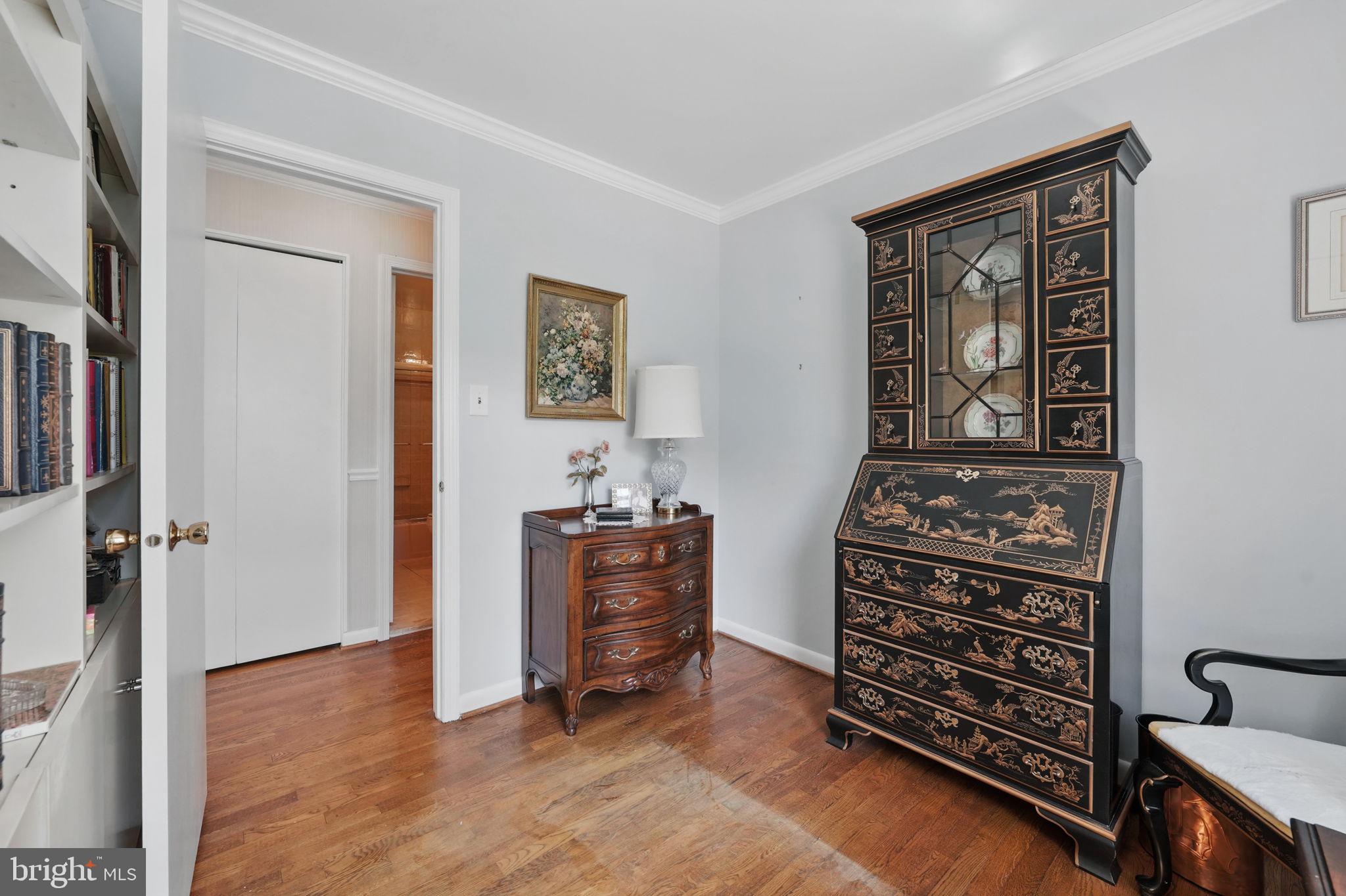 MOUNT VERNON MANOR - Residential