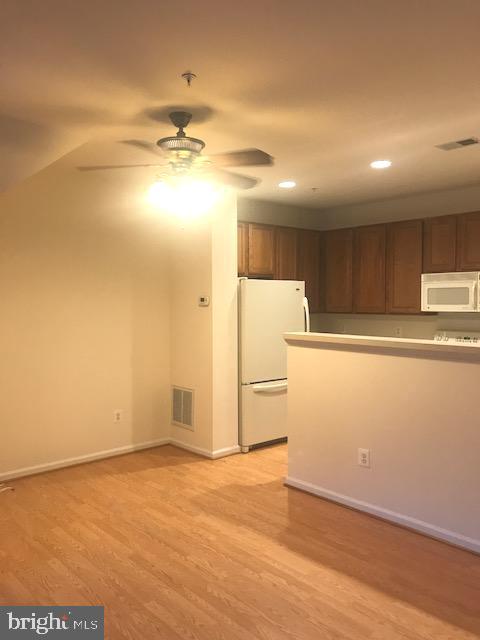 COUNTY CENTER - Residential Lease