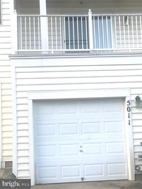 COUNTY CENTER - Residential Lease