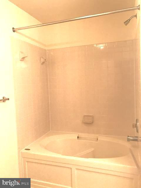 COUNTY CENTER - Residential Lease