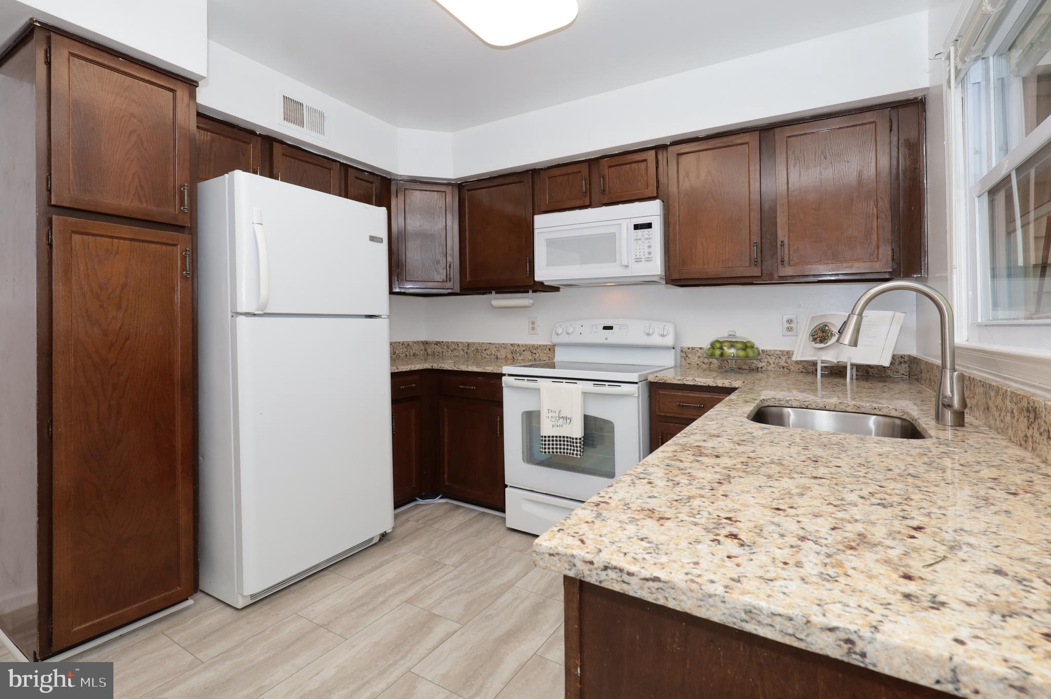 SPRINGFIELD OAKS - Residential