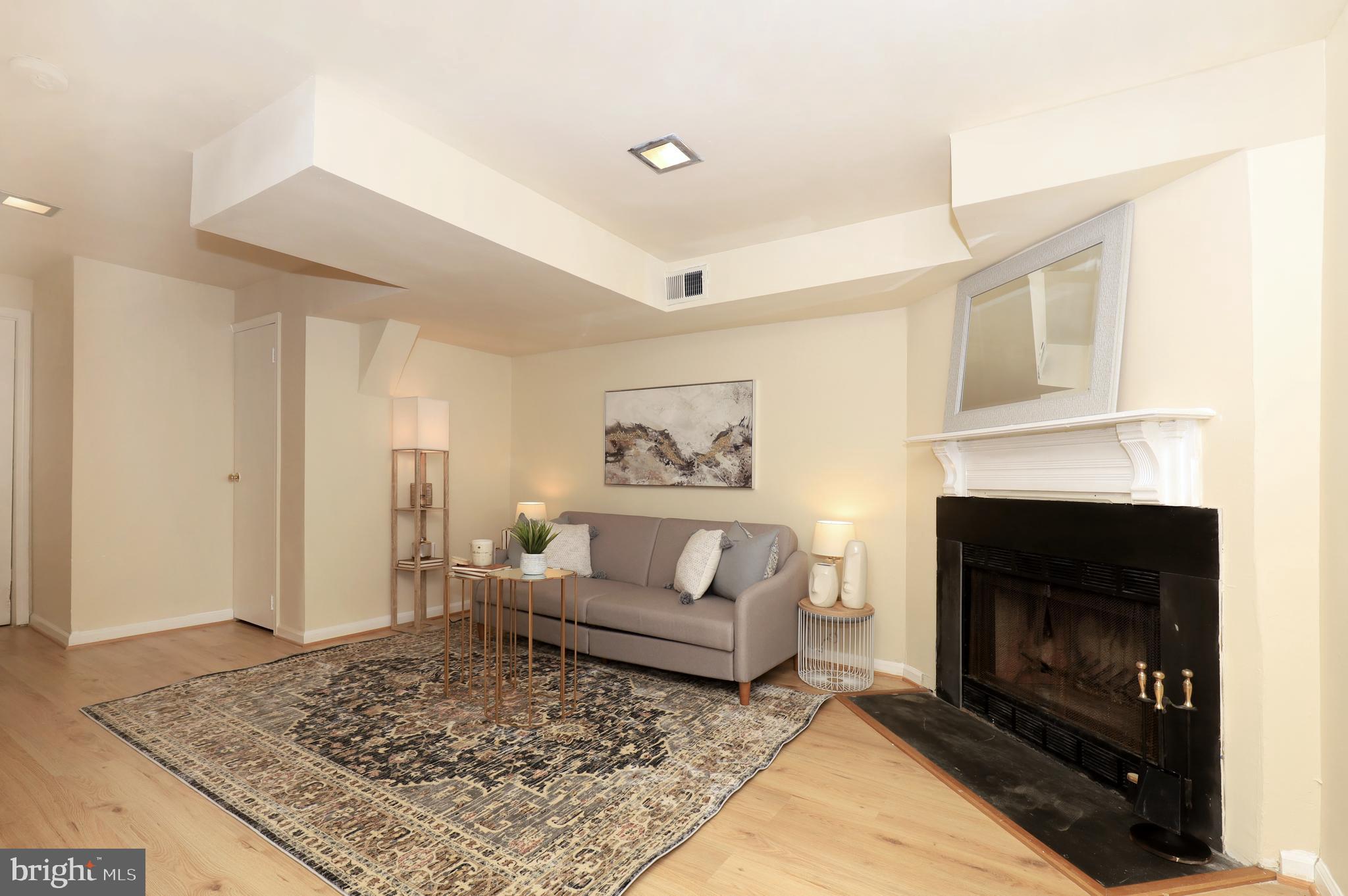 SPRINGFIELD OAKS - Residential