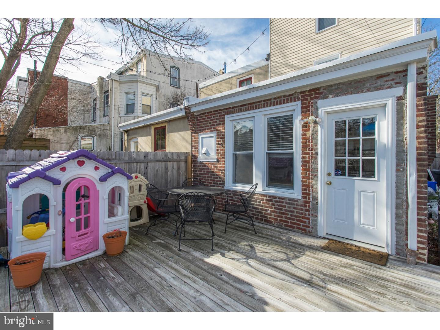 ROXBOROUGH - Residential