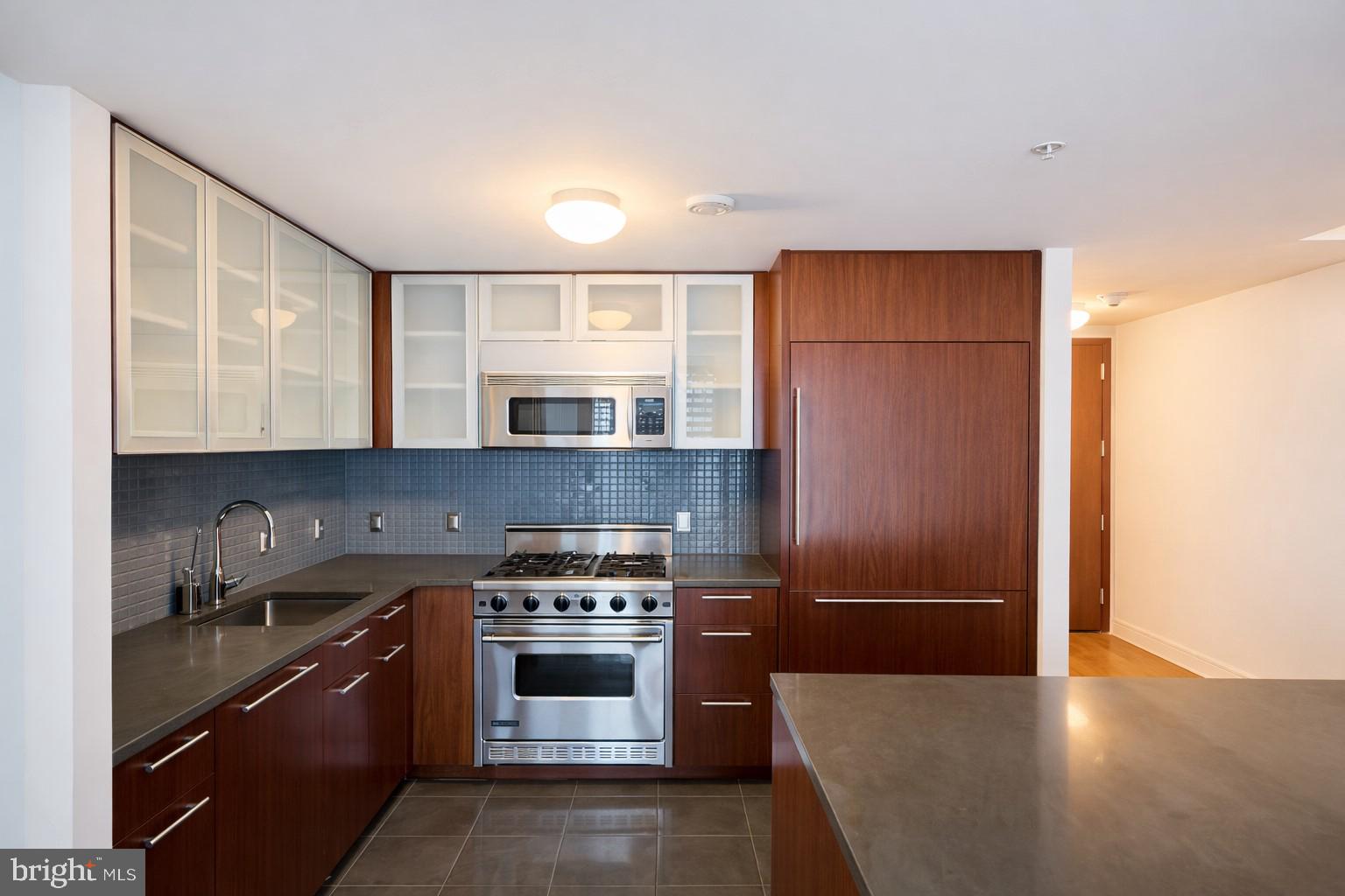 1414 S PENN SQUARE 00 8C