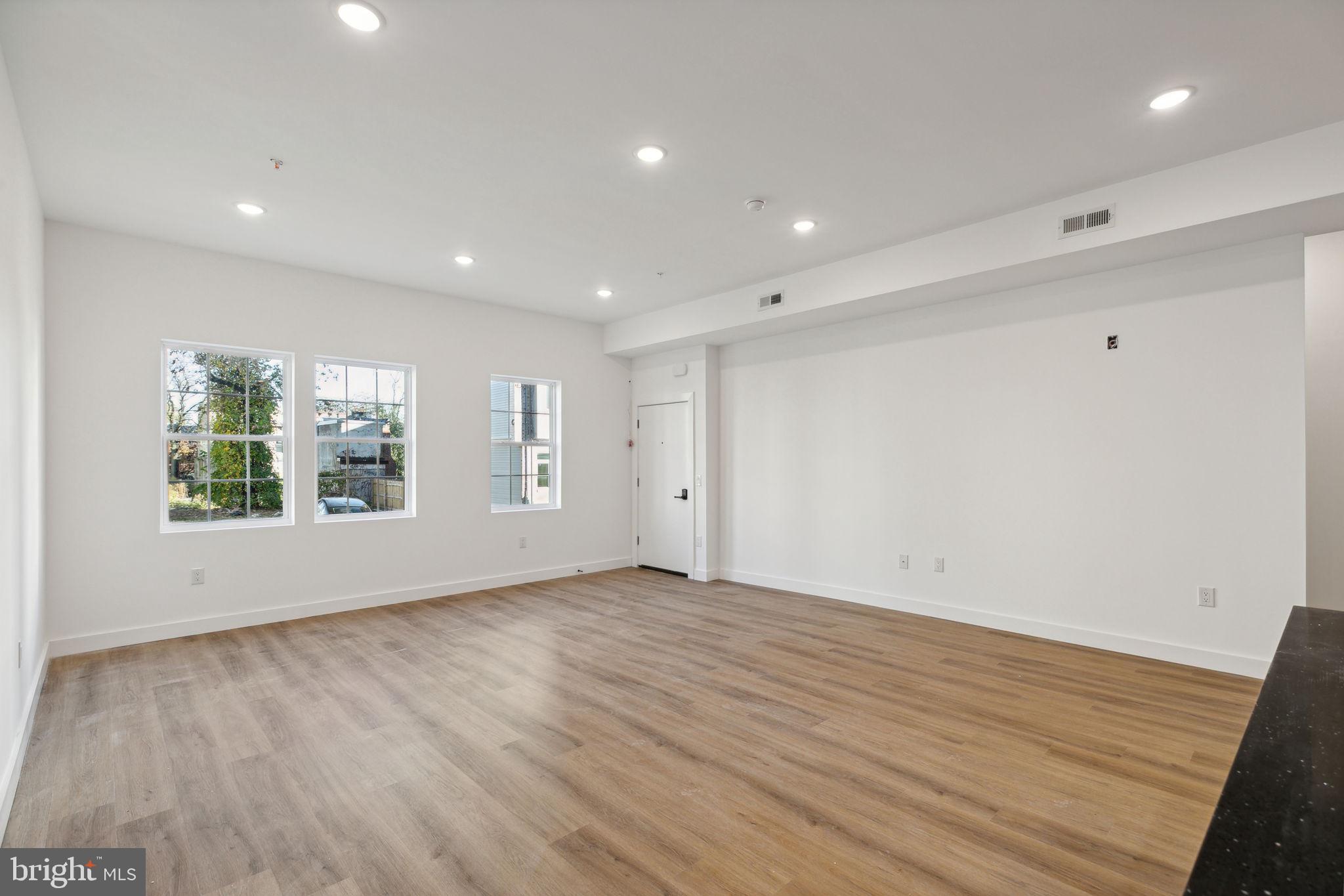 TEMPLE UNIVERSITY - Residential Lease