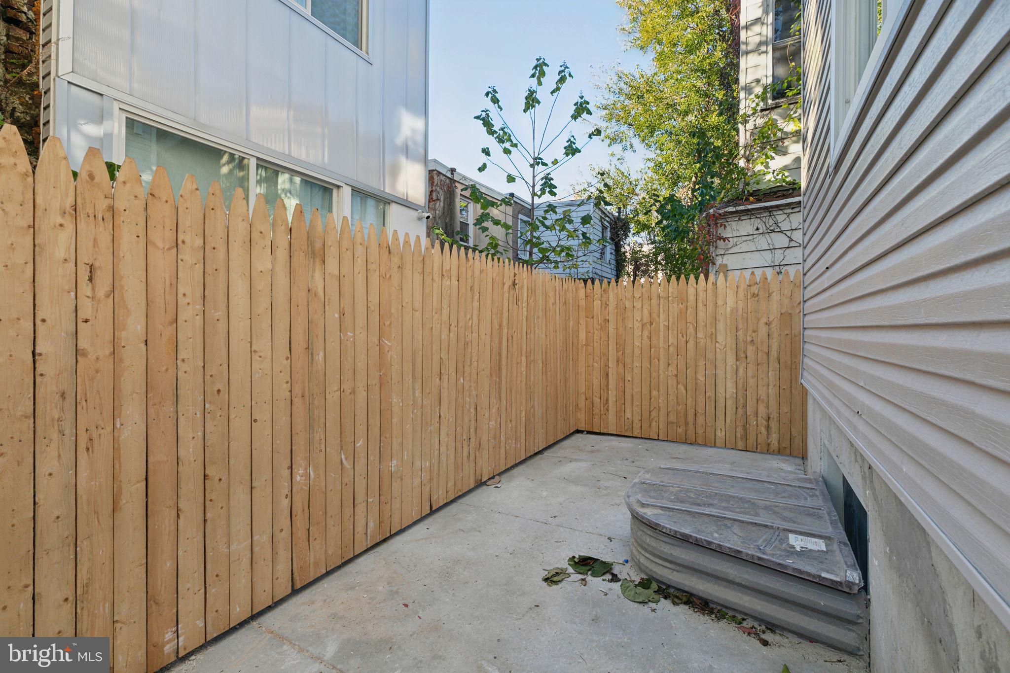 TEMPLE UNIVERSITY - Residential Lease