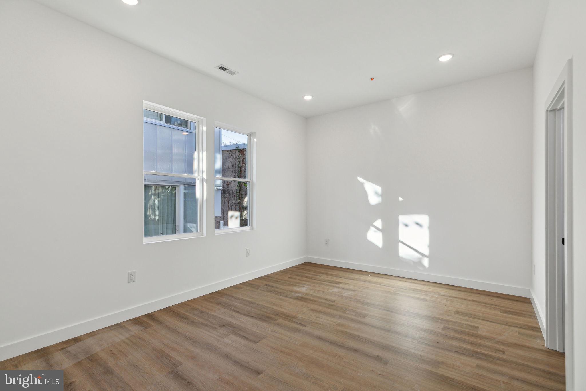 TEMPLE UNIVERSITY - Residential Lease