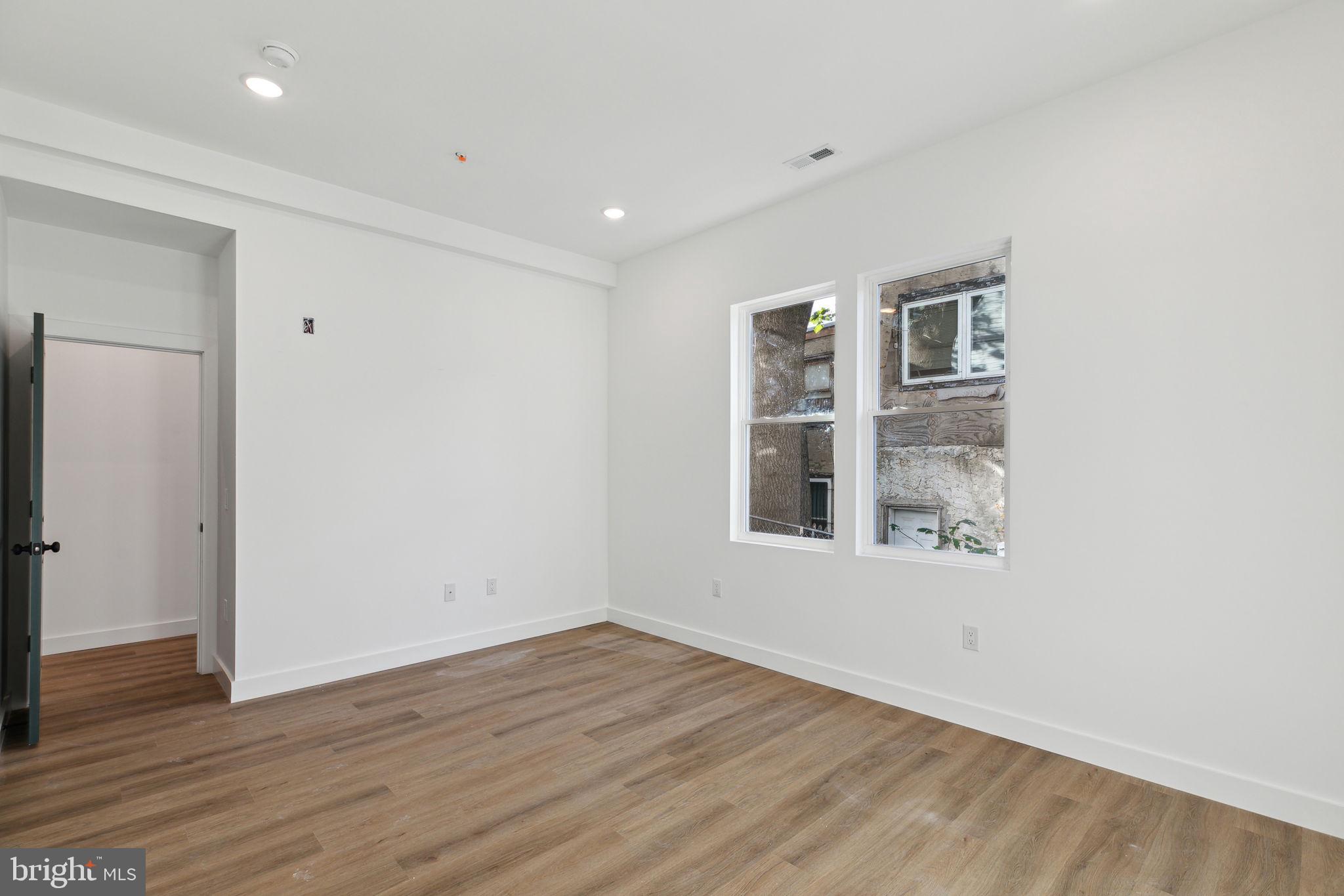 TEMPLE UNIVERSITY - Residential Lease