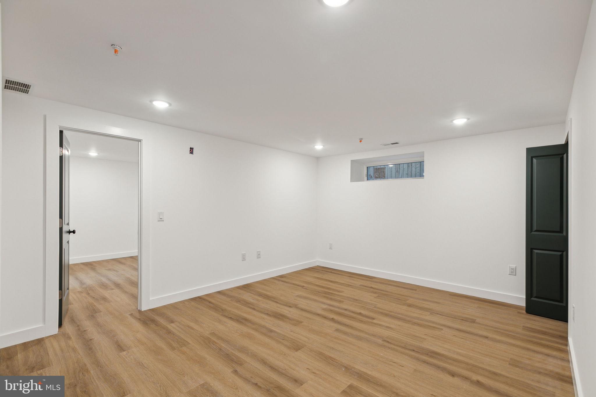 TEMPLE UNIVERSITY - Residential Lease