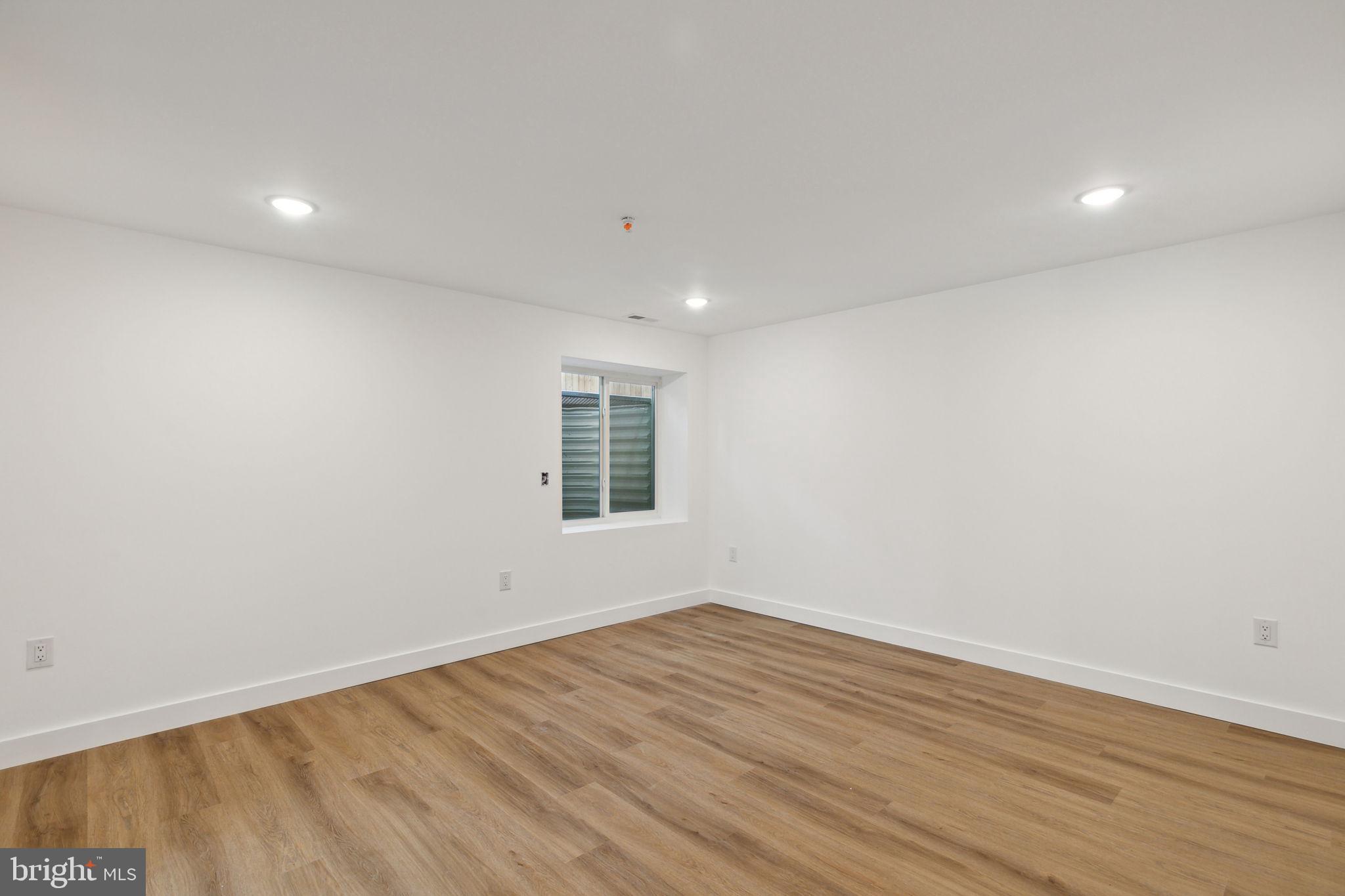 TEMPLE UNIVERSITY - Residential Lease