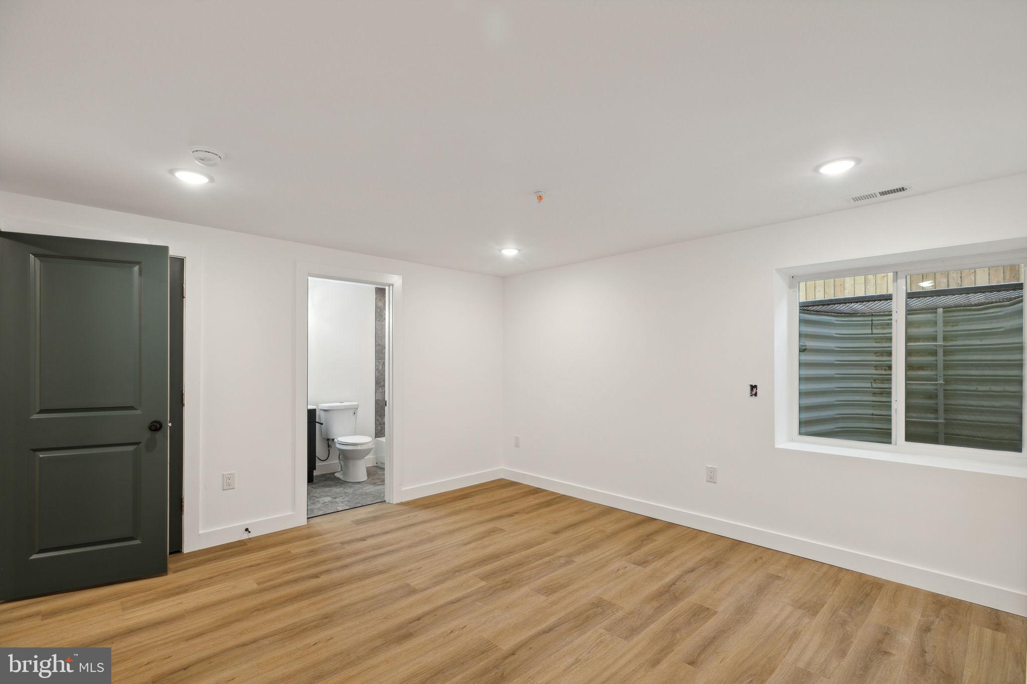 TEMPLE UNIVERSITY - Residential Lease