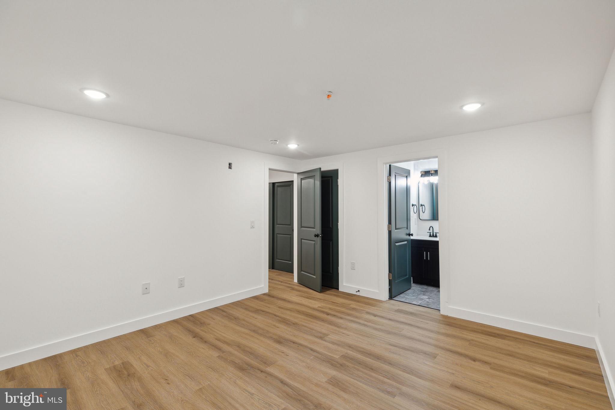 TEMPLE UNIVERSITY - Residential Lease