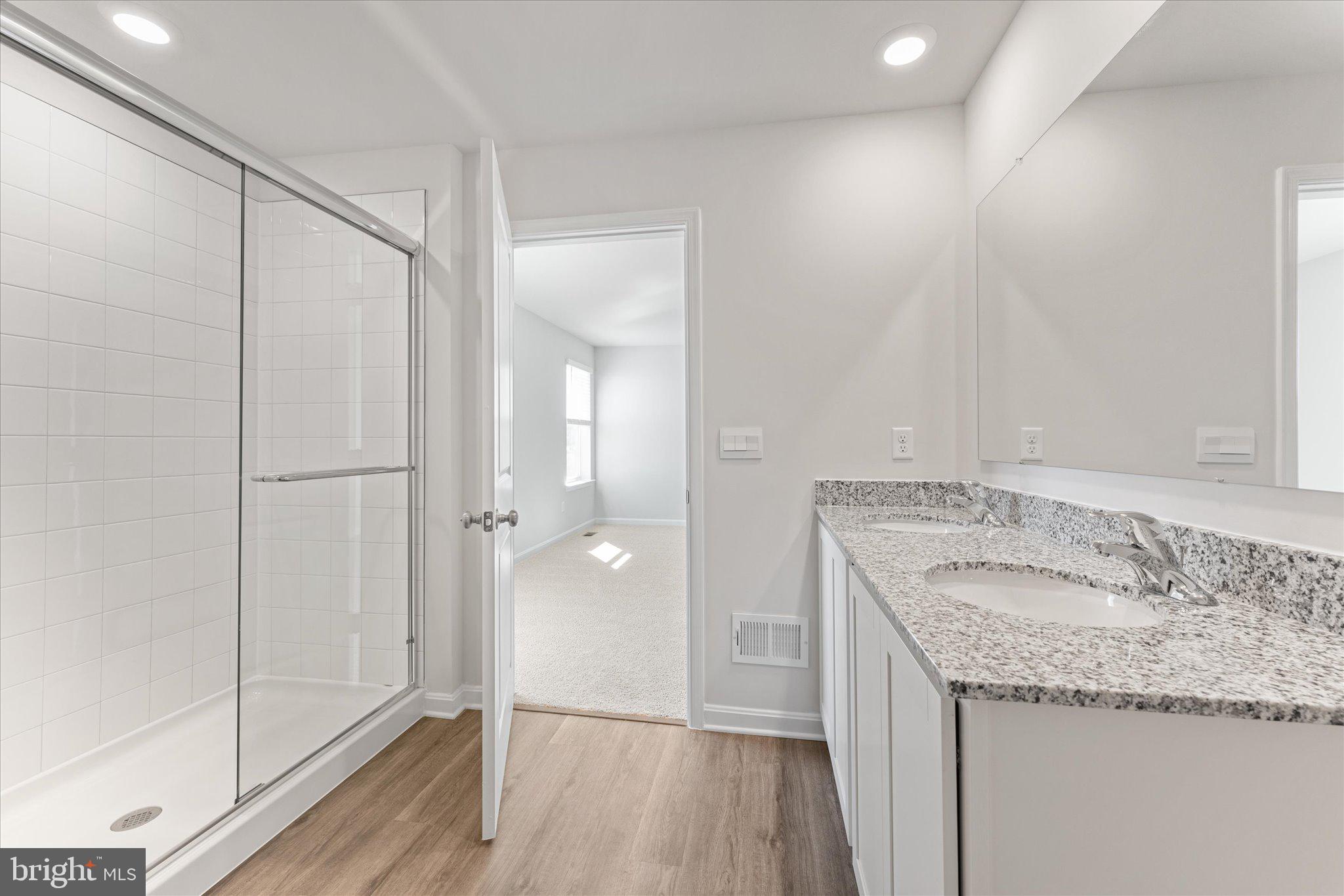 VALLEY VIEW - Residential Lease