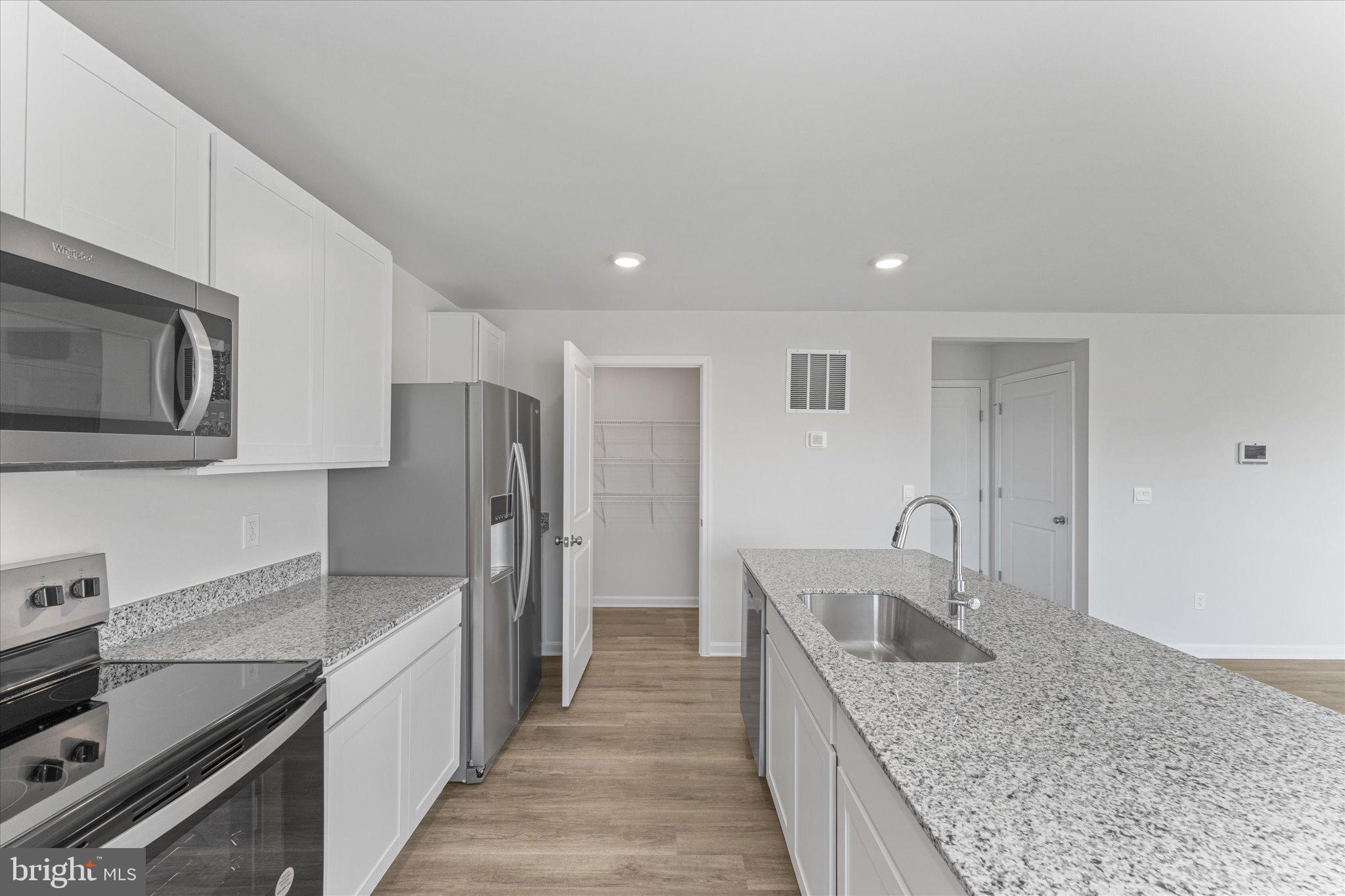 VALLEY VIEW - Residential Lease