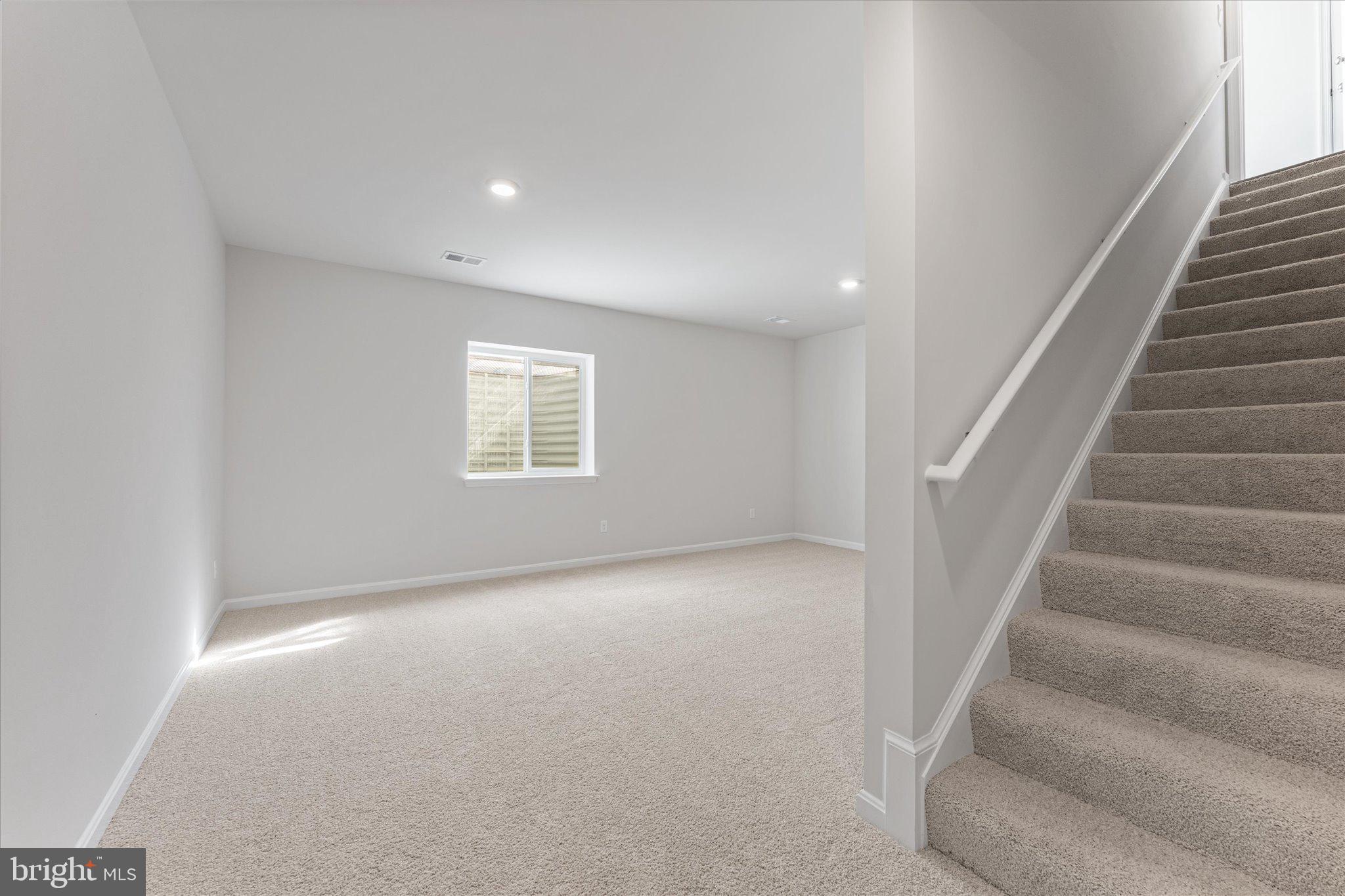 VALLEY VIEW - Residential Lease