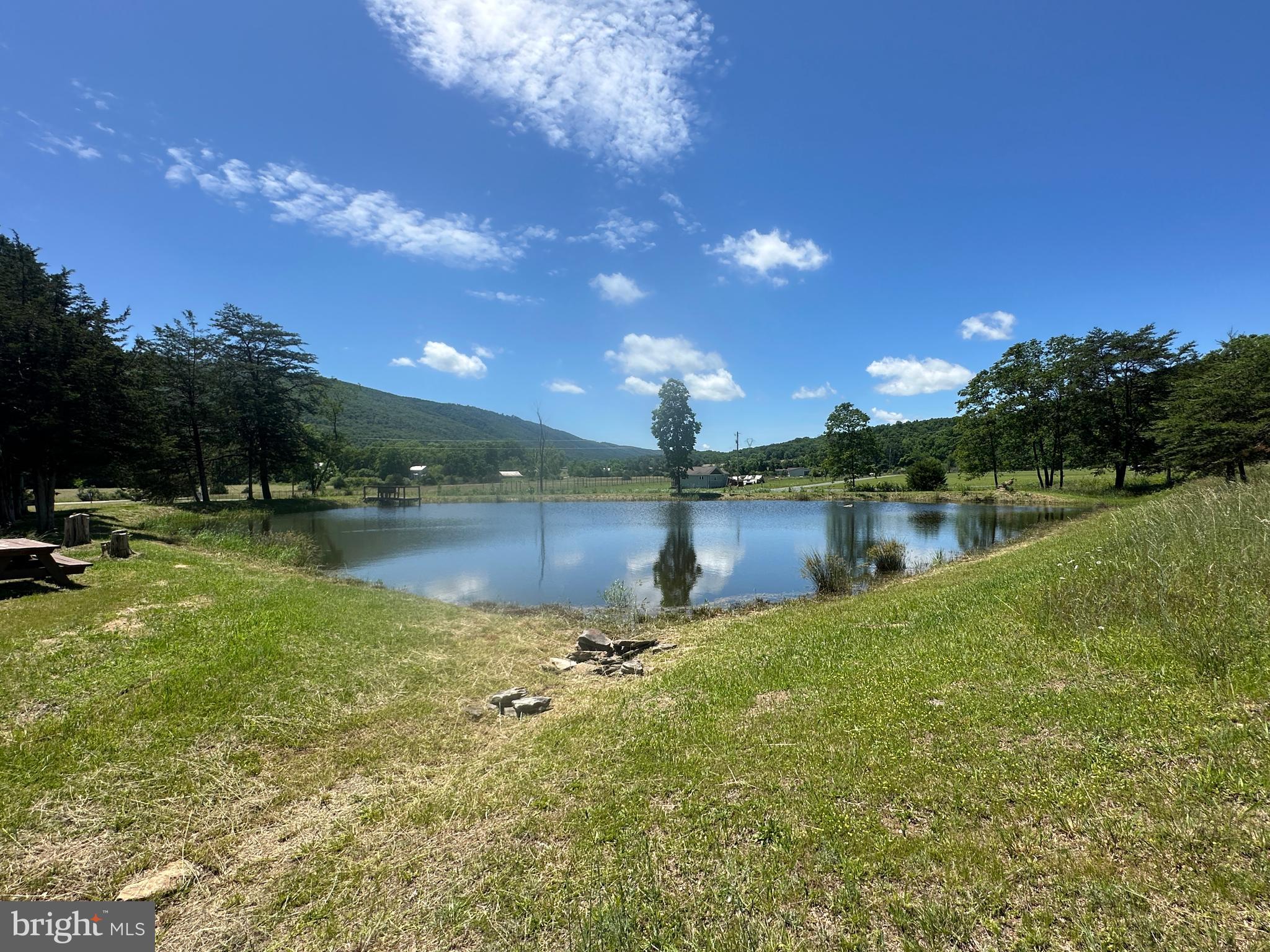 CRESCENT CROSSING - Land