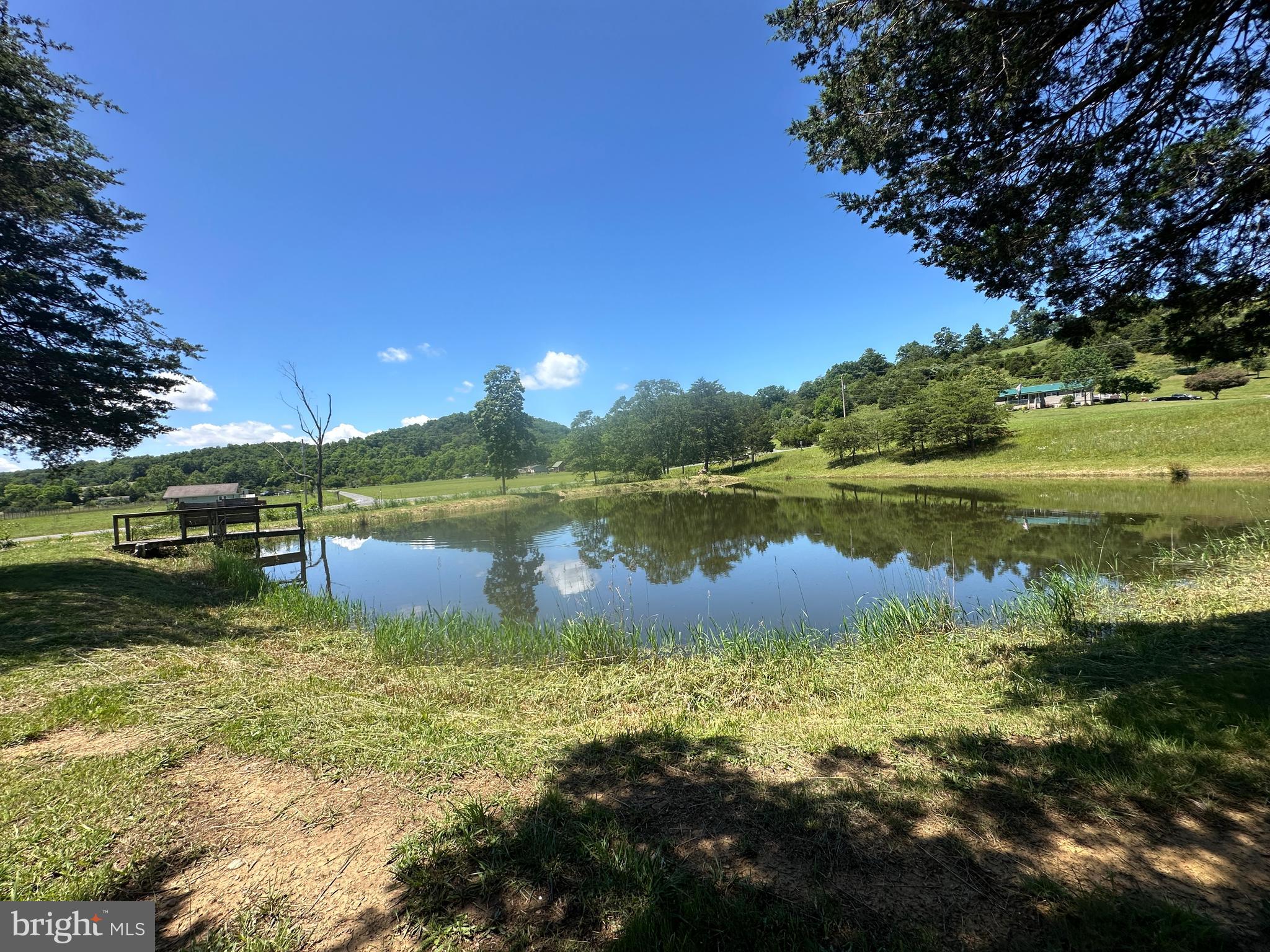 CRESCENT CROSSING - Land