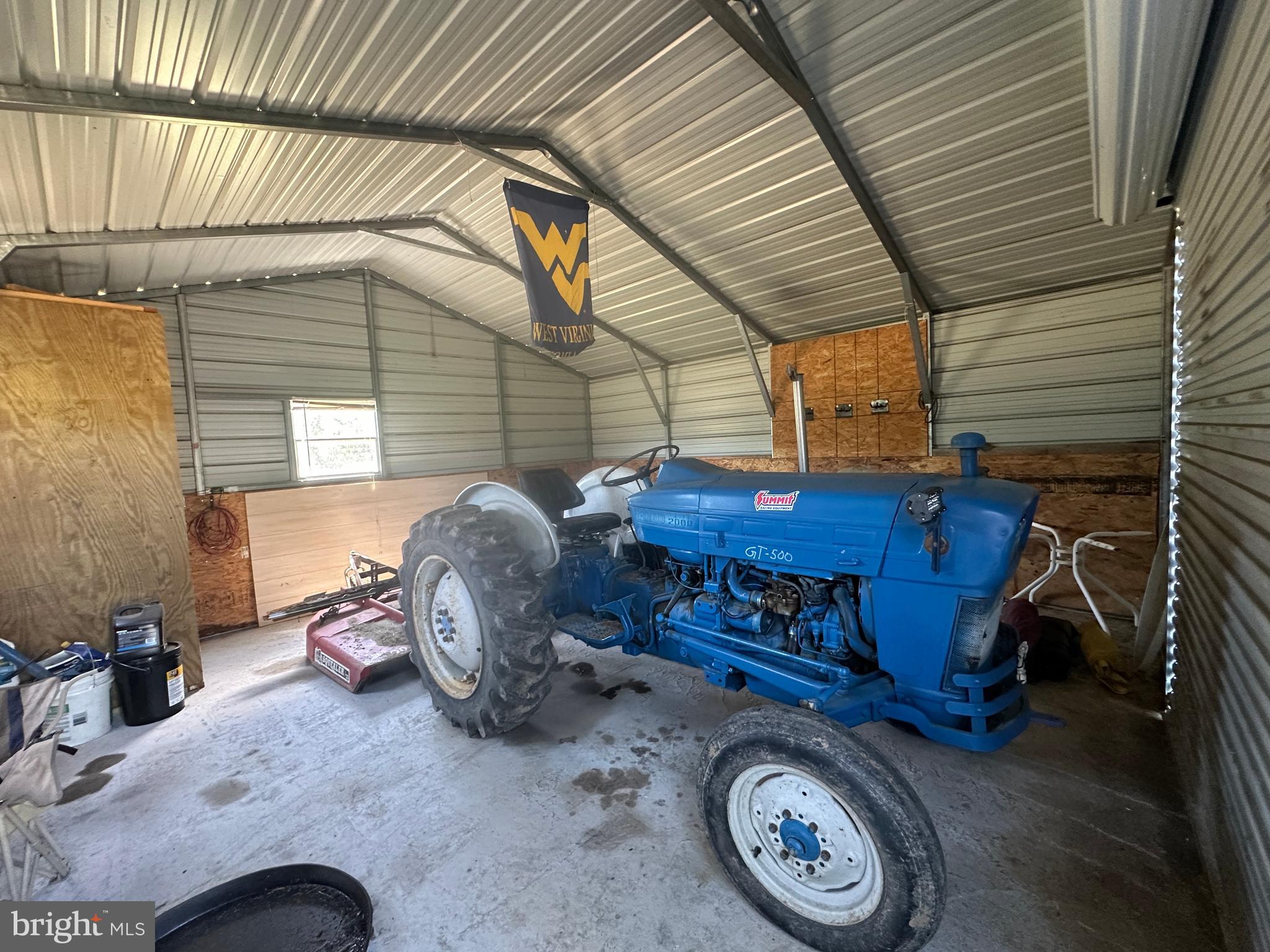 CRESCENT CROSSING - Land