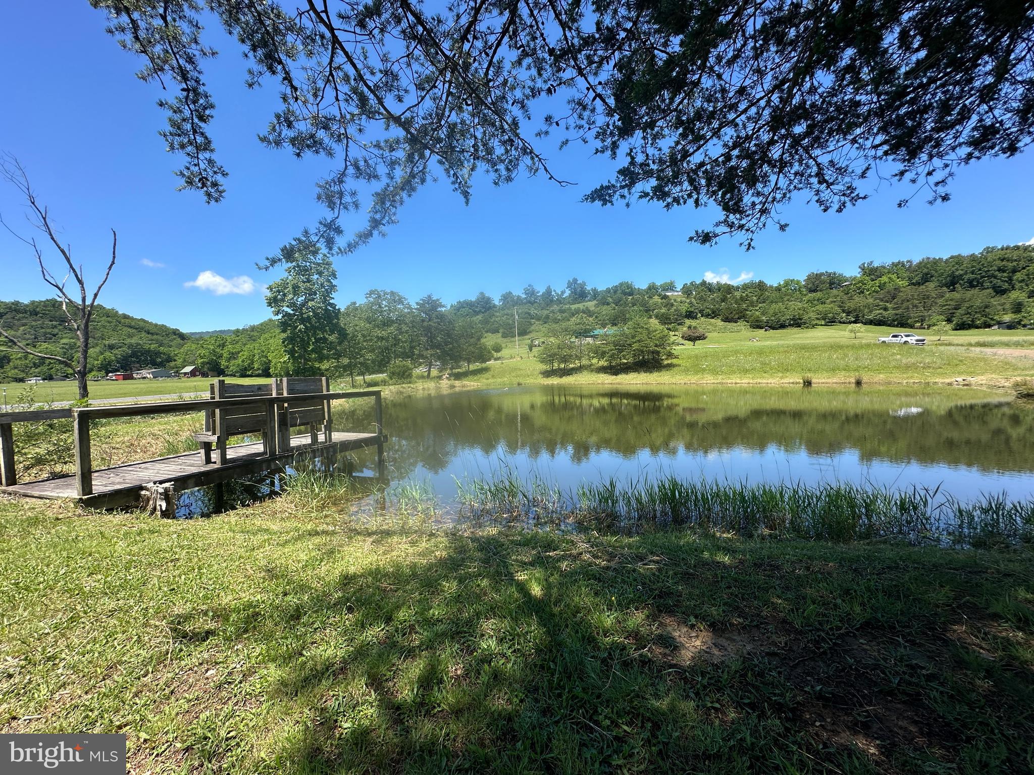 CRESCENT CROSSING - Land