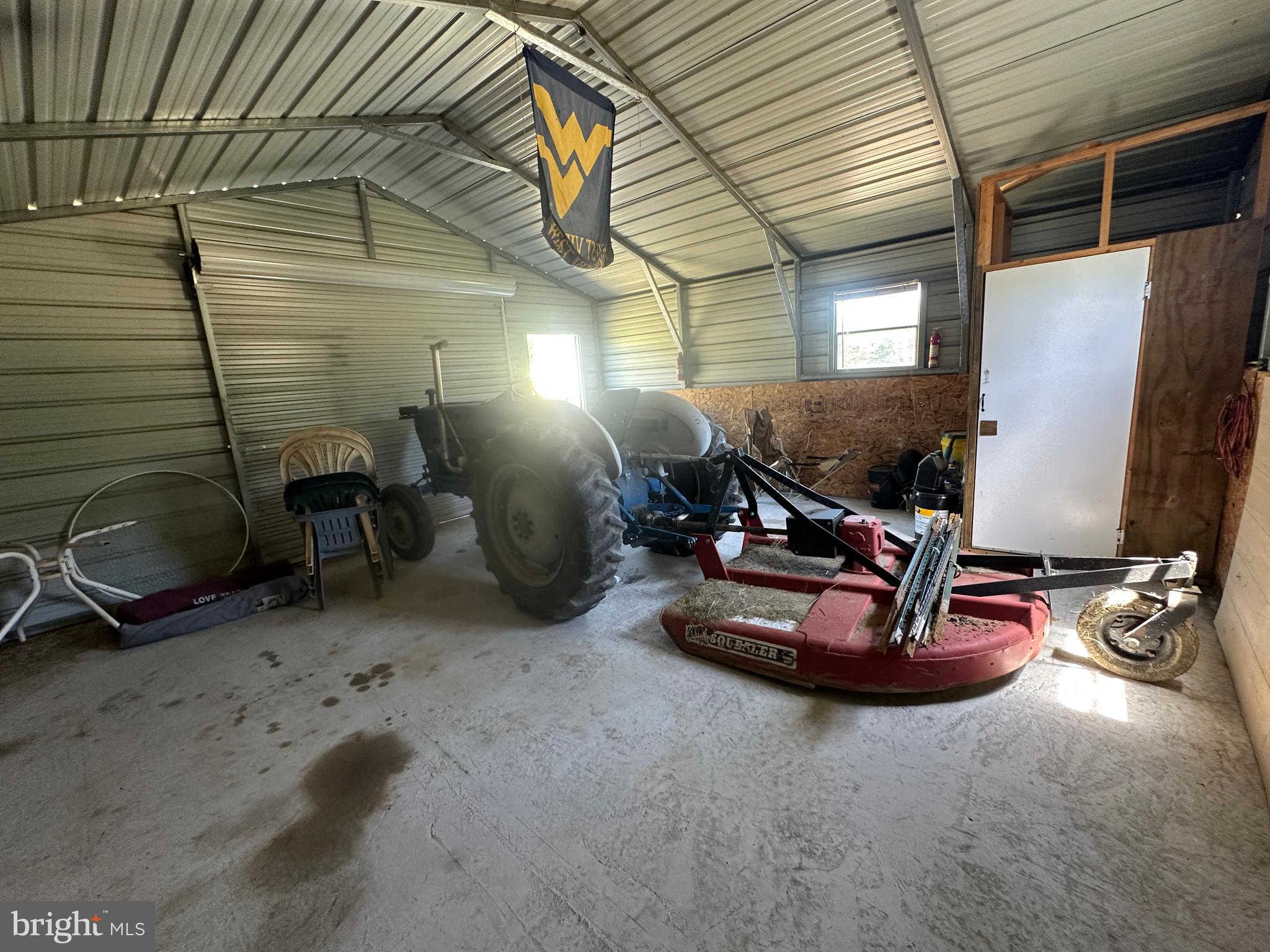 CRESCENT CROSSING - Land