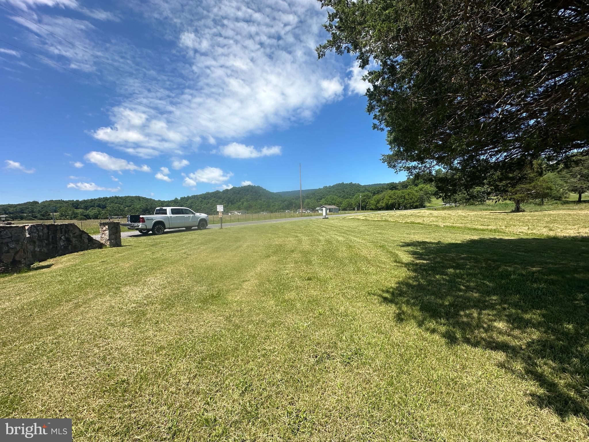 CRESCENT CROSSING - Land