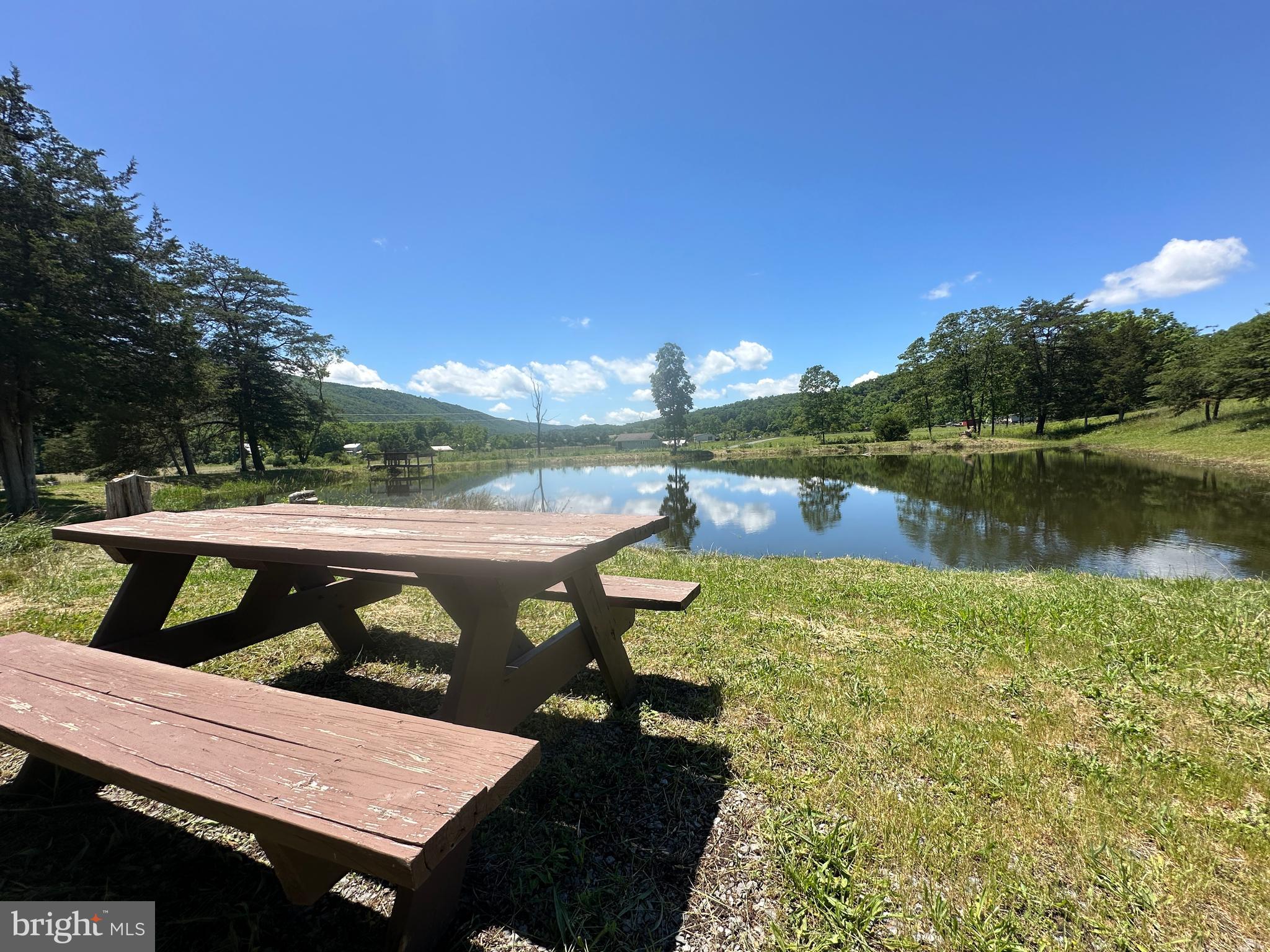 CRESCENT CROSSING - Land