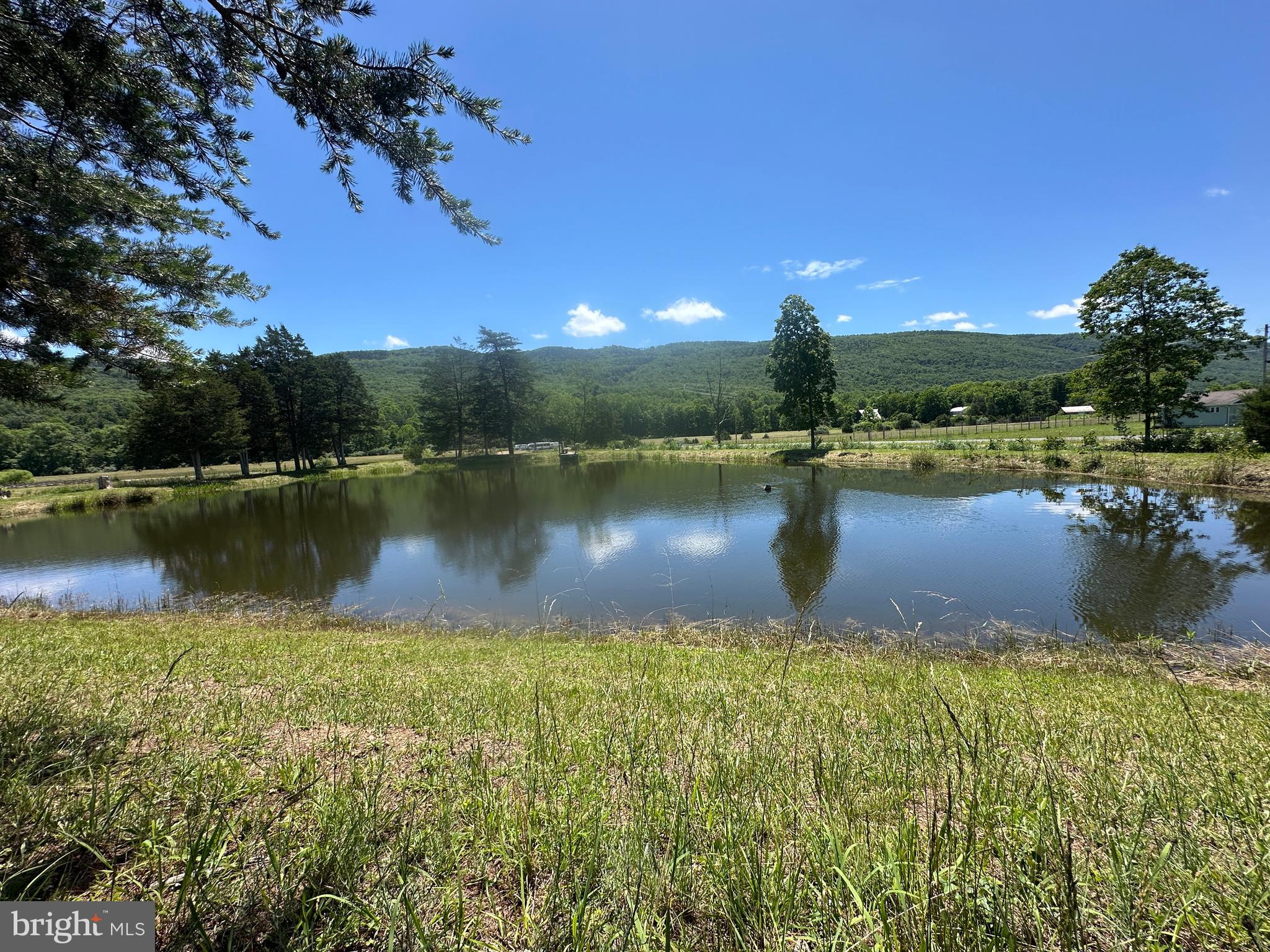 CRESCENT CROSSING - Land