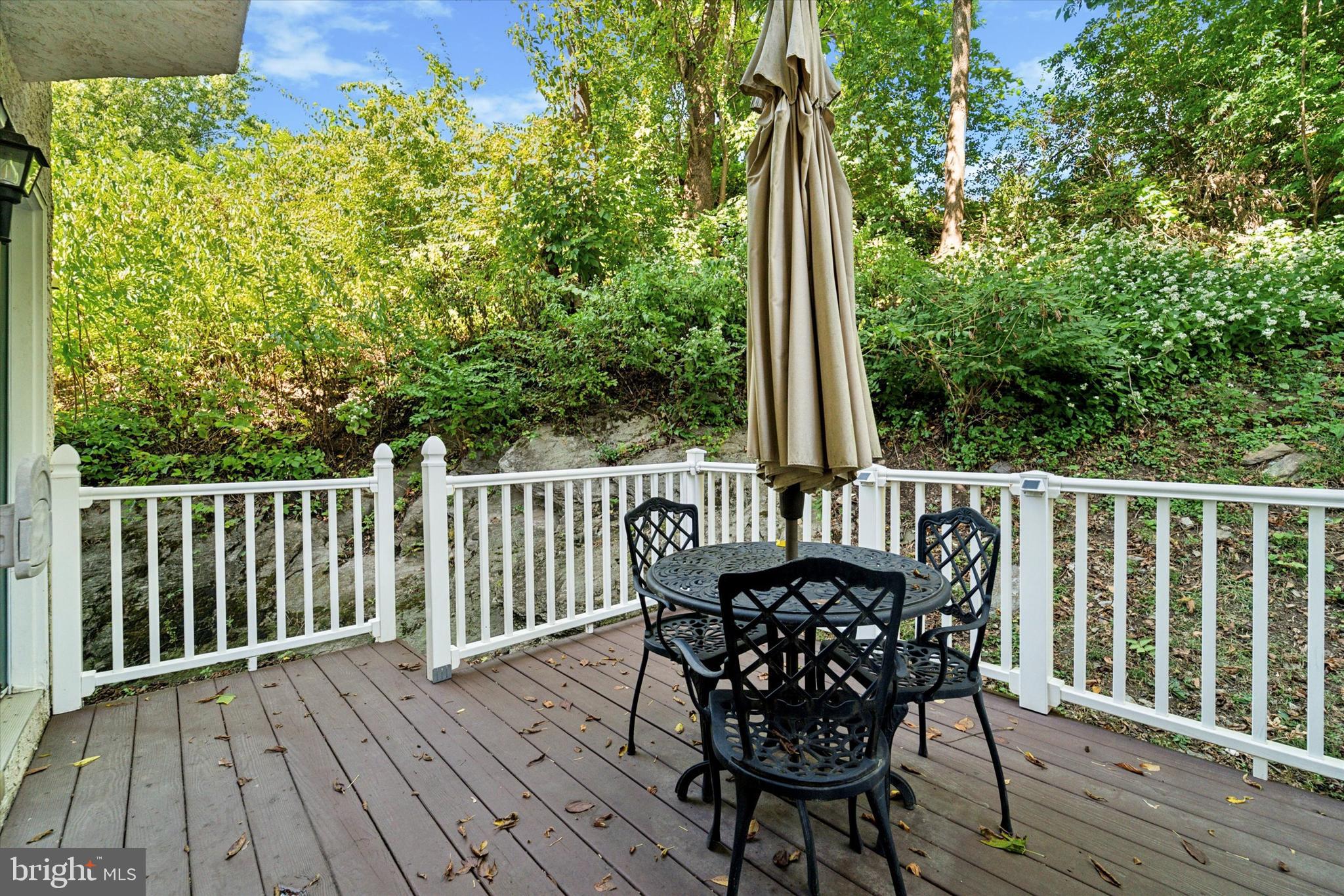 FREEDLEY SQUARE - Residential