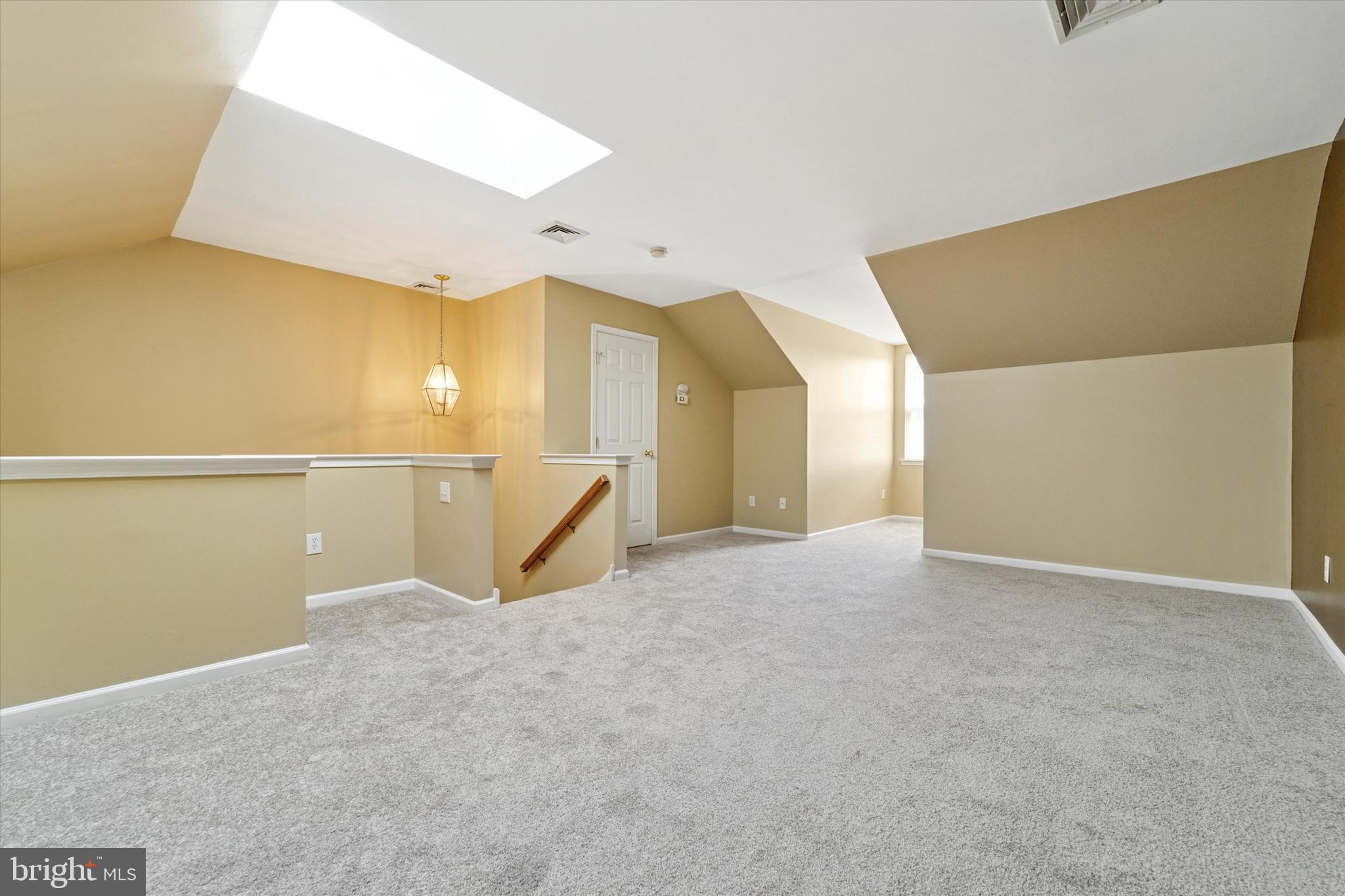 FREEDLEY SQUARE - Residential