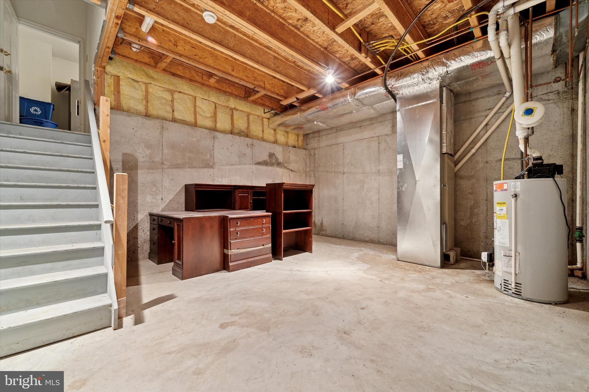 FREEDLEY SQUARE - Residential