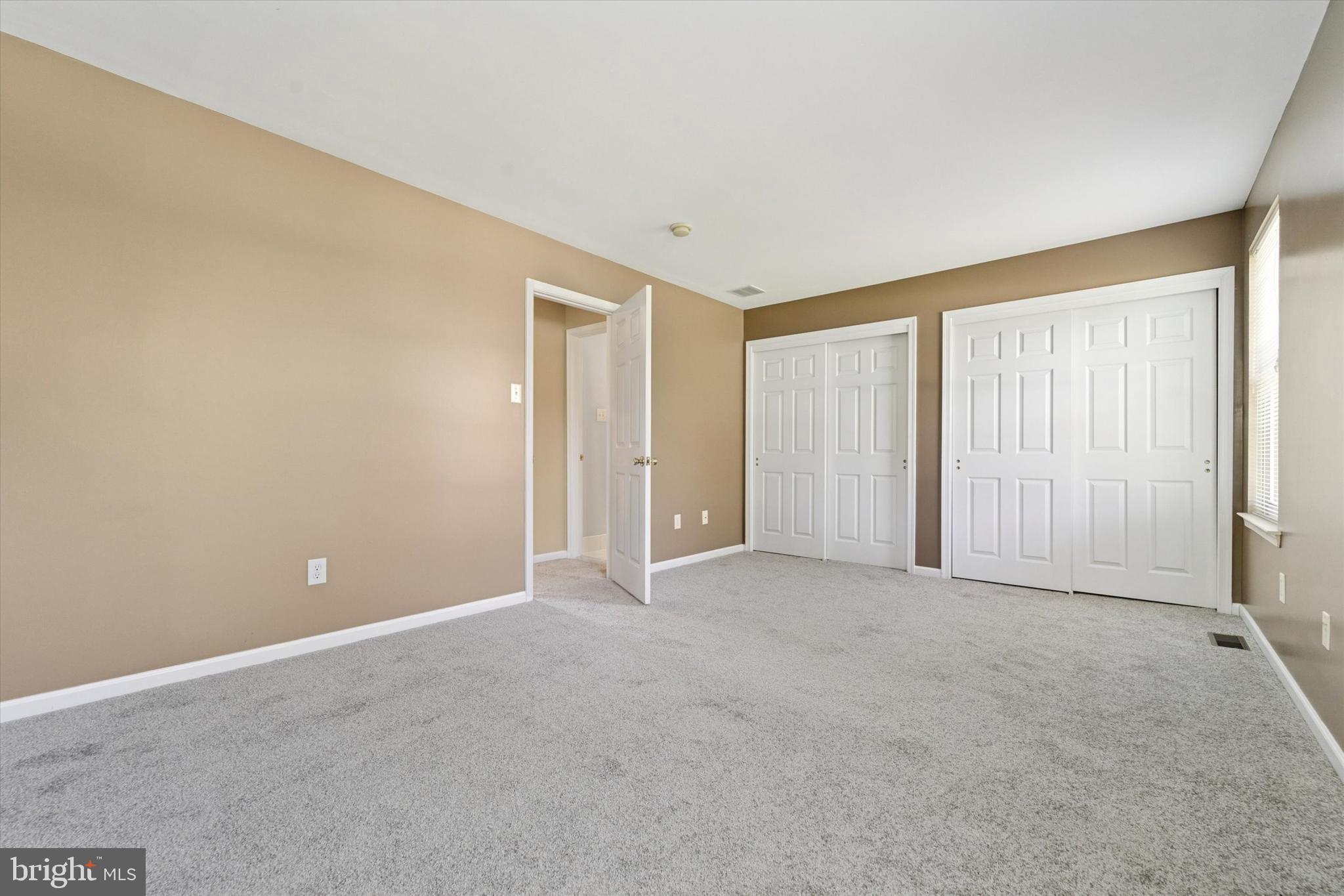 FREEDLEY SQUARE - Residential