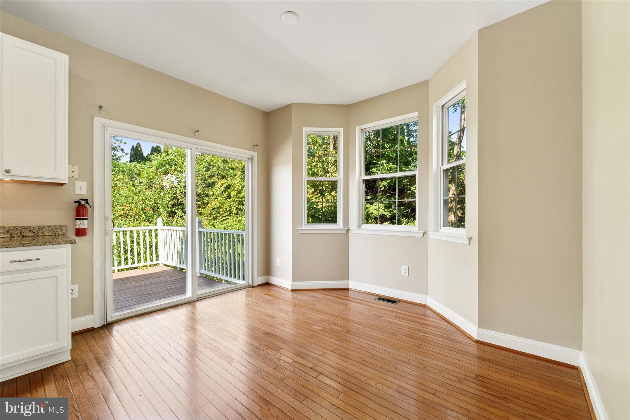 FREEDLEY SQUARE - Residential