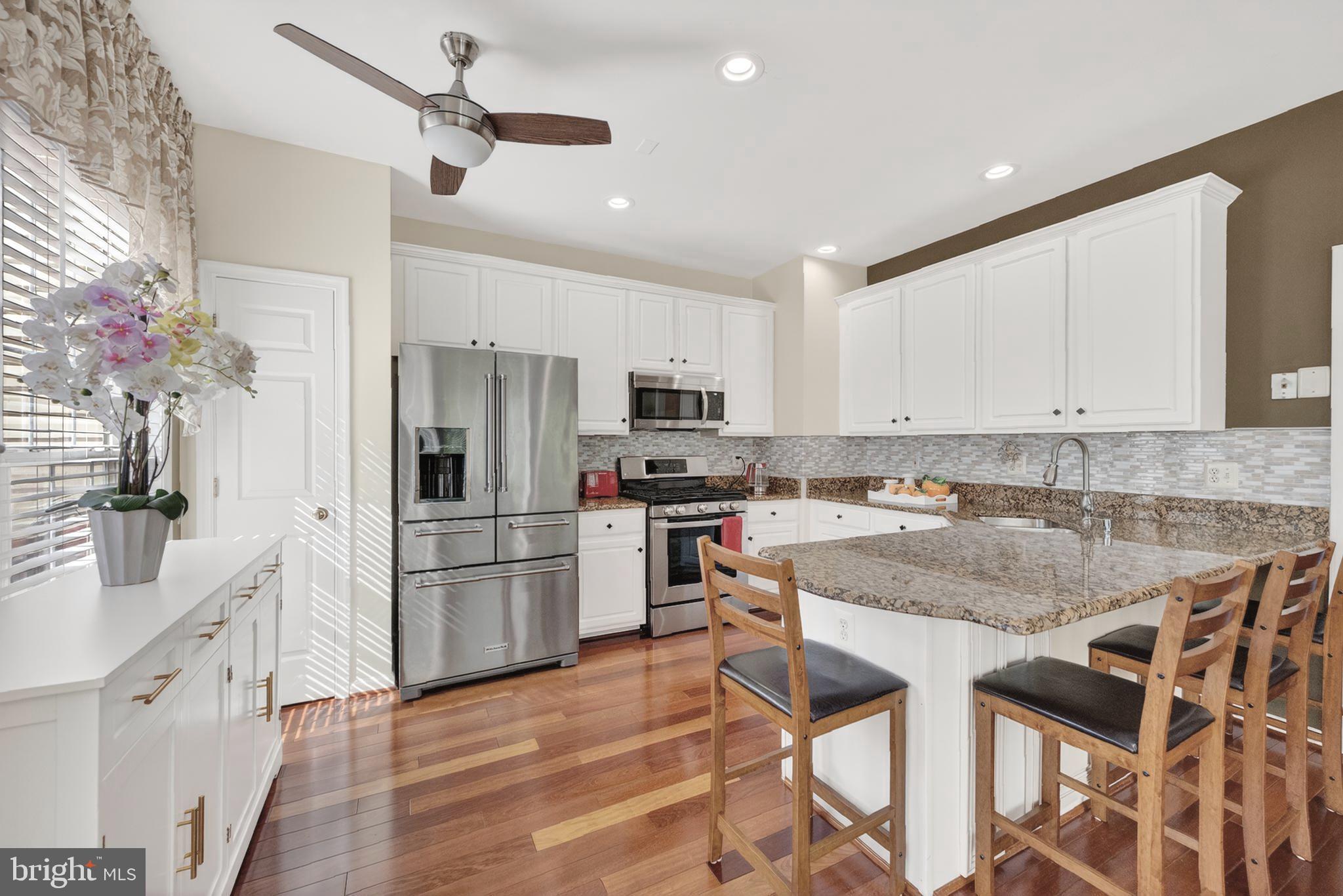 LOUDOUN PARKWAY CENTER - Residential