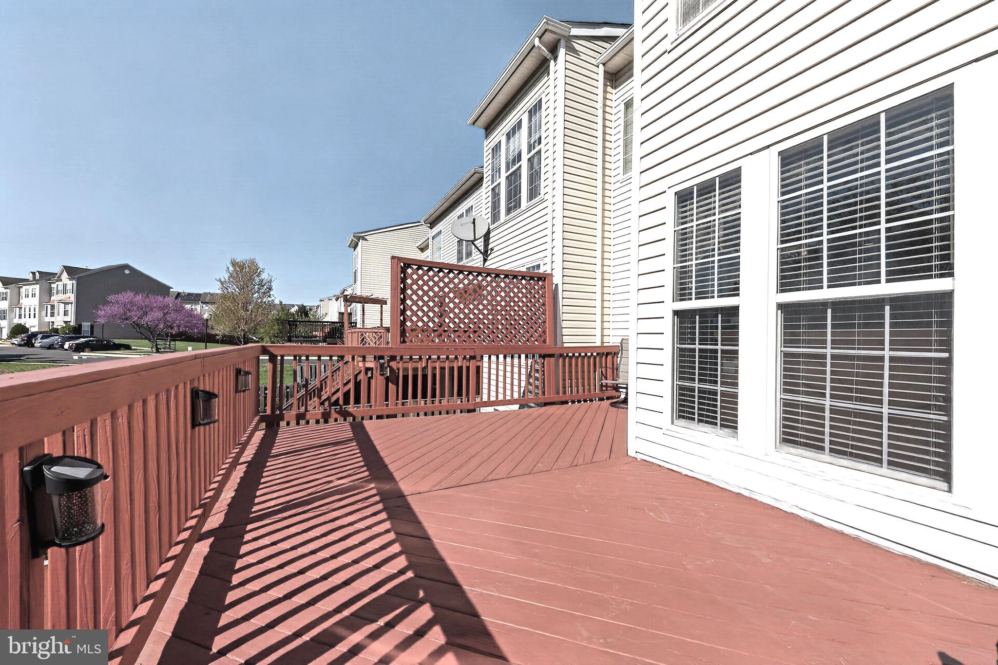 LOUDOUN PARKWAY CENTER - Residential