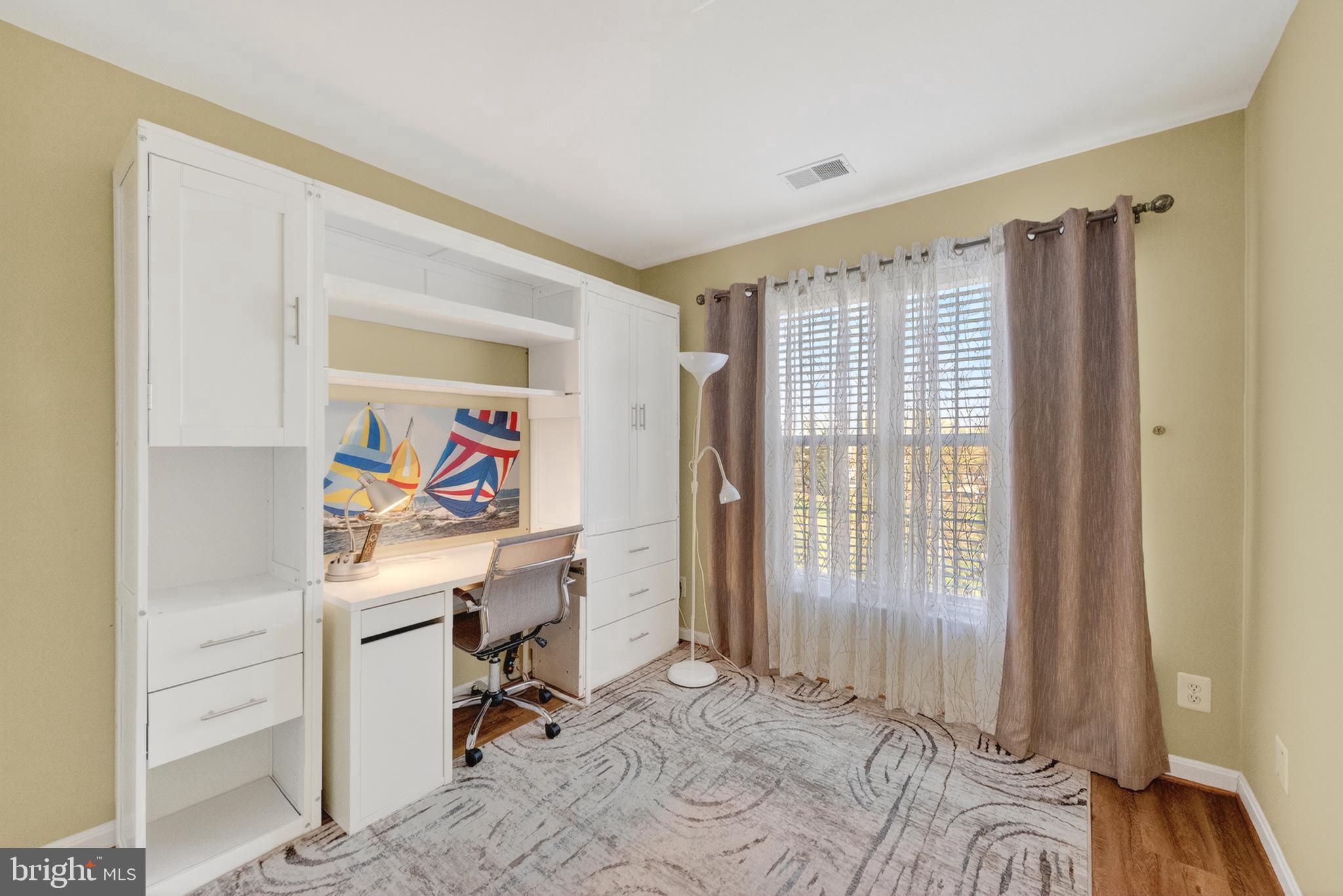 LOUDOUN PARKWAY CENTER - Residential